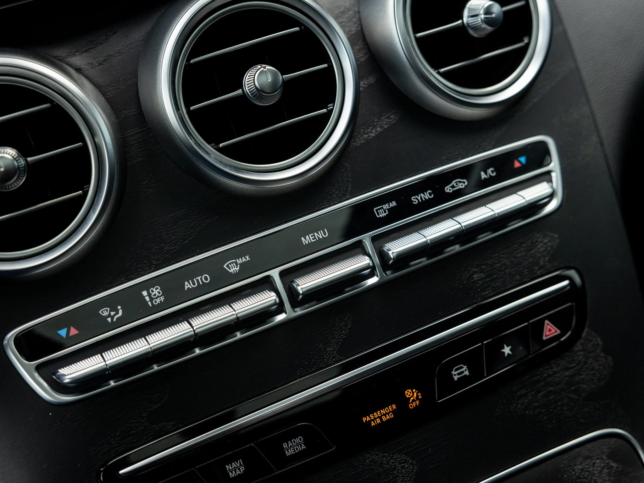 Mercedes-Benz-GLC-image-26