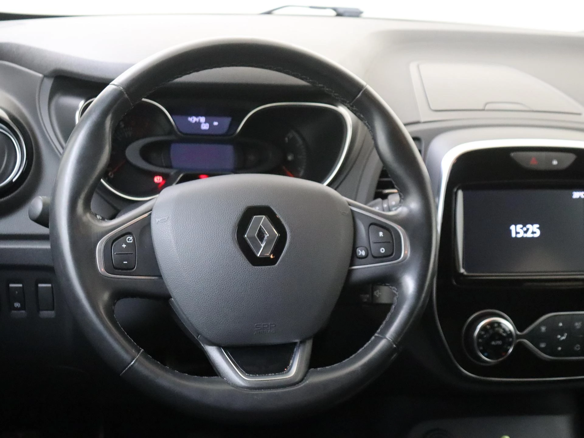 Renault-Captur-image-9