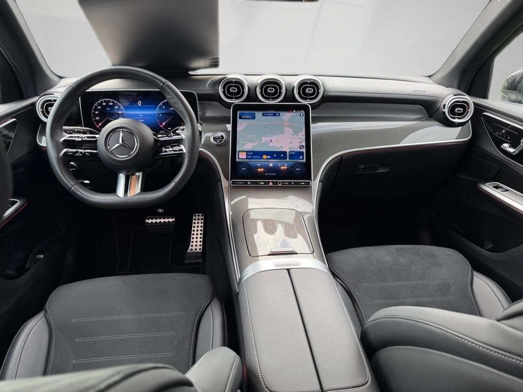 Mercedes-Benz-GLC 300 d-image-11