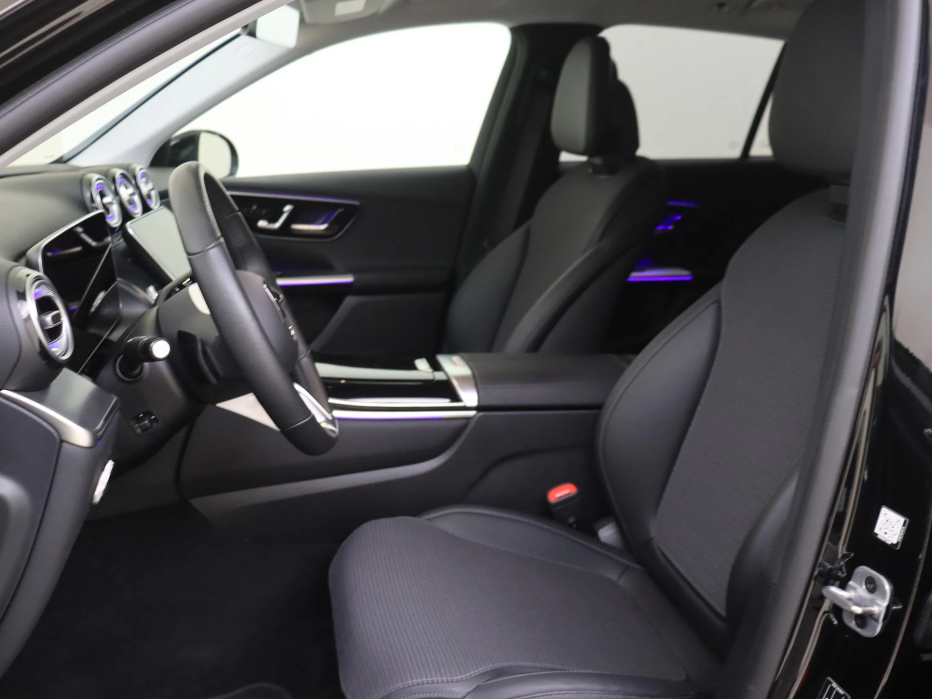 Mercedes-Benz-GLC-image-10