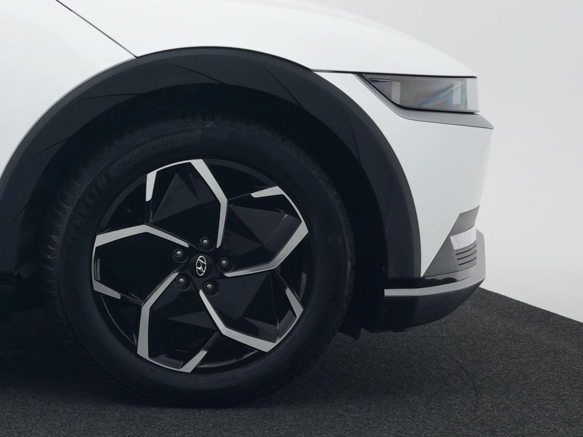 Hyundai-IONIQ 5-image-8