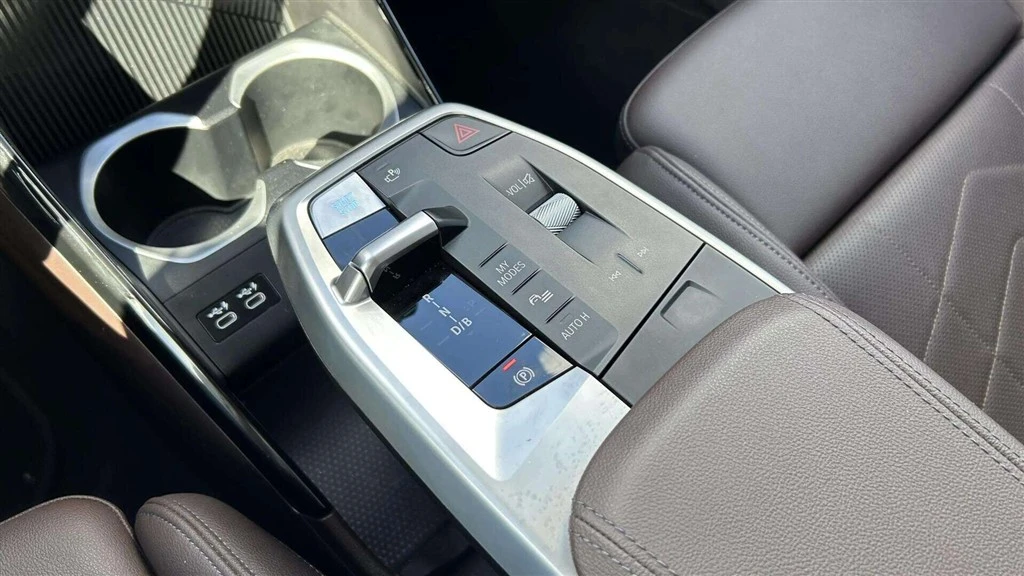BMW-iX1-image-23