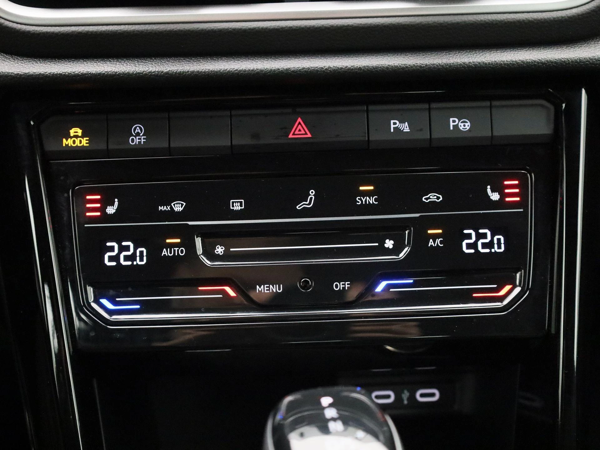Volkswagen-T-Roc-image-21