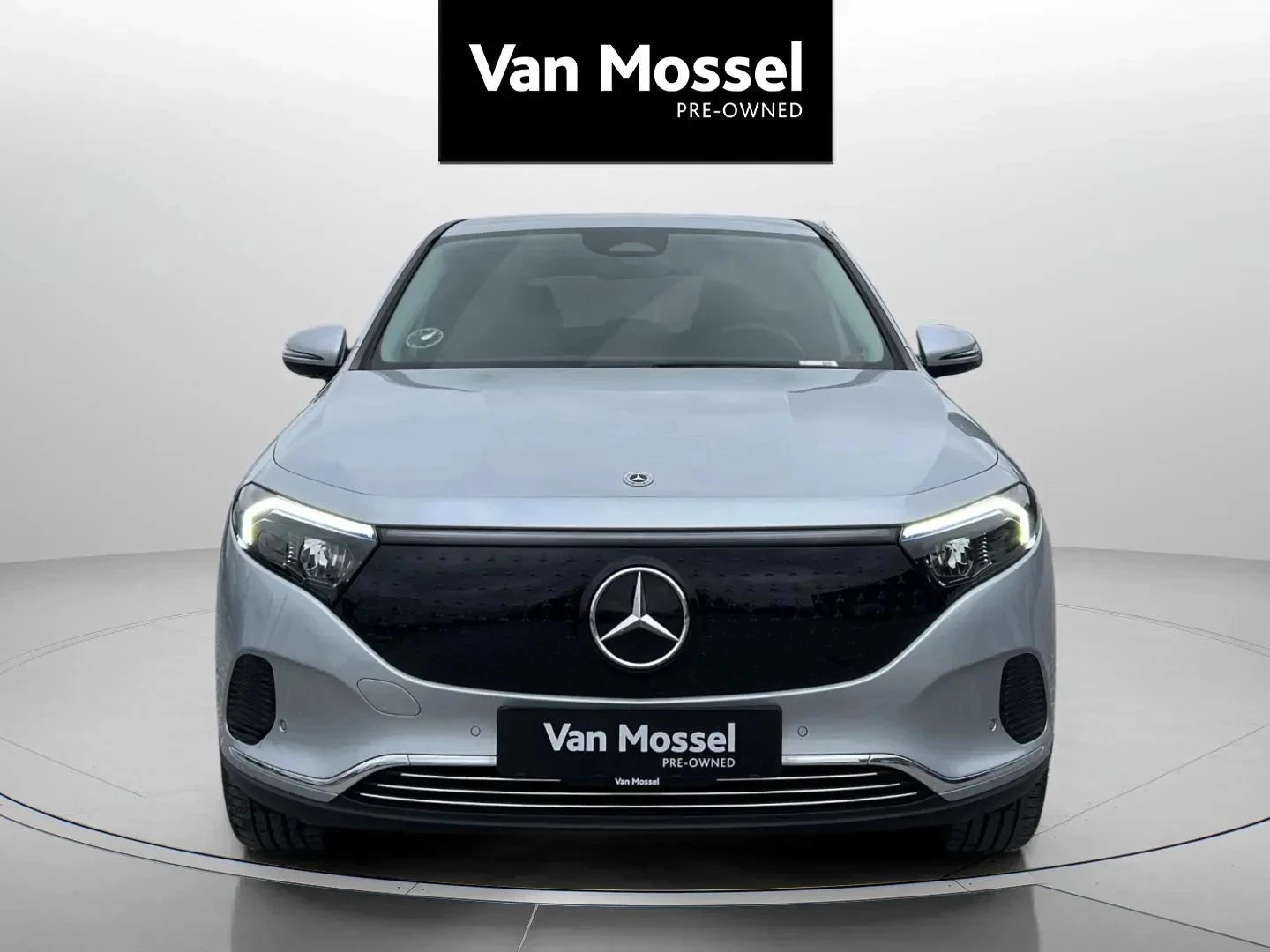 Mercedes-Benz-EQA-image-1