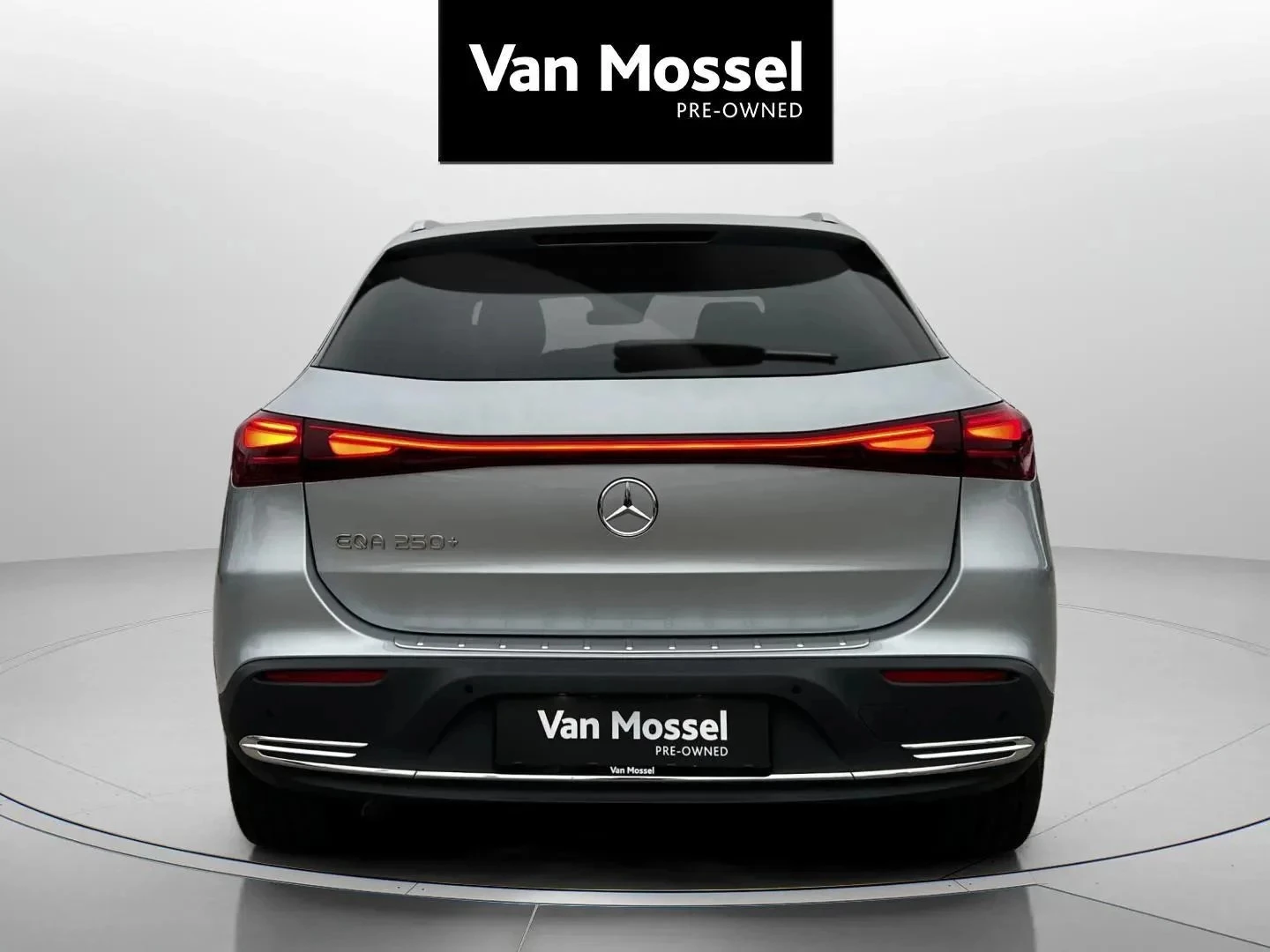 Mercedes-Benz-EQA-image-5