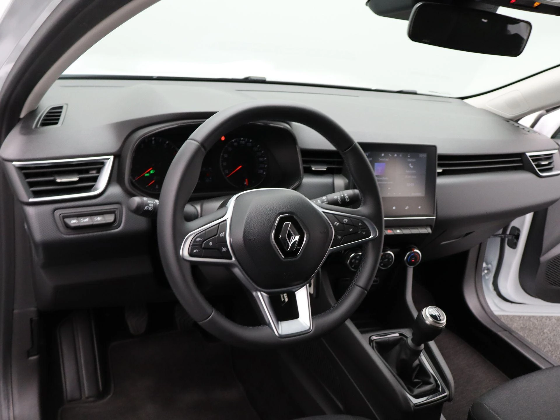 Renault-Clio-image-23