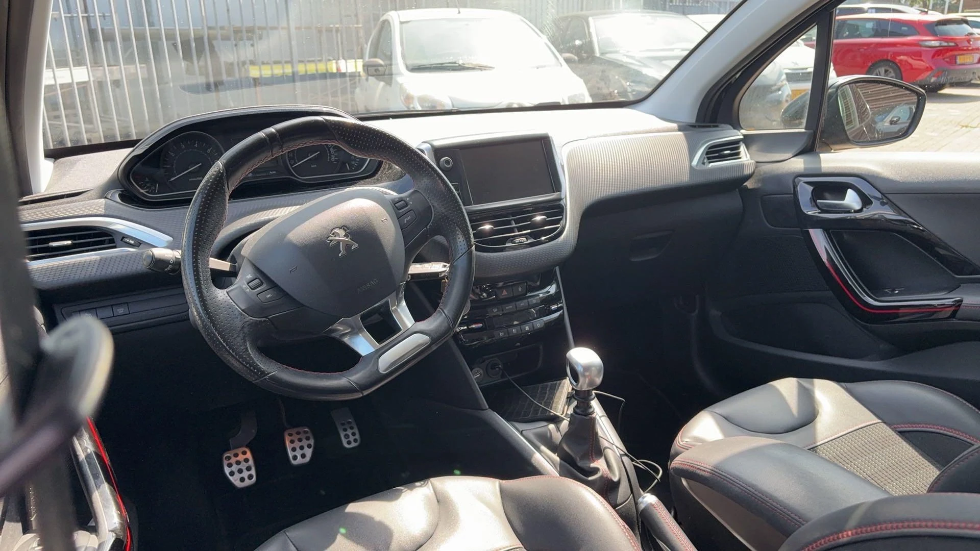 Peugeot-208-image-7