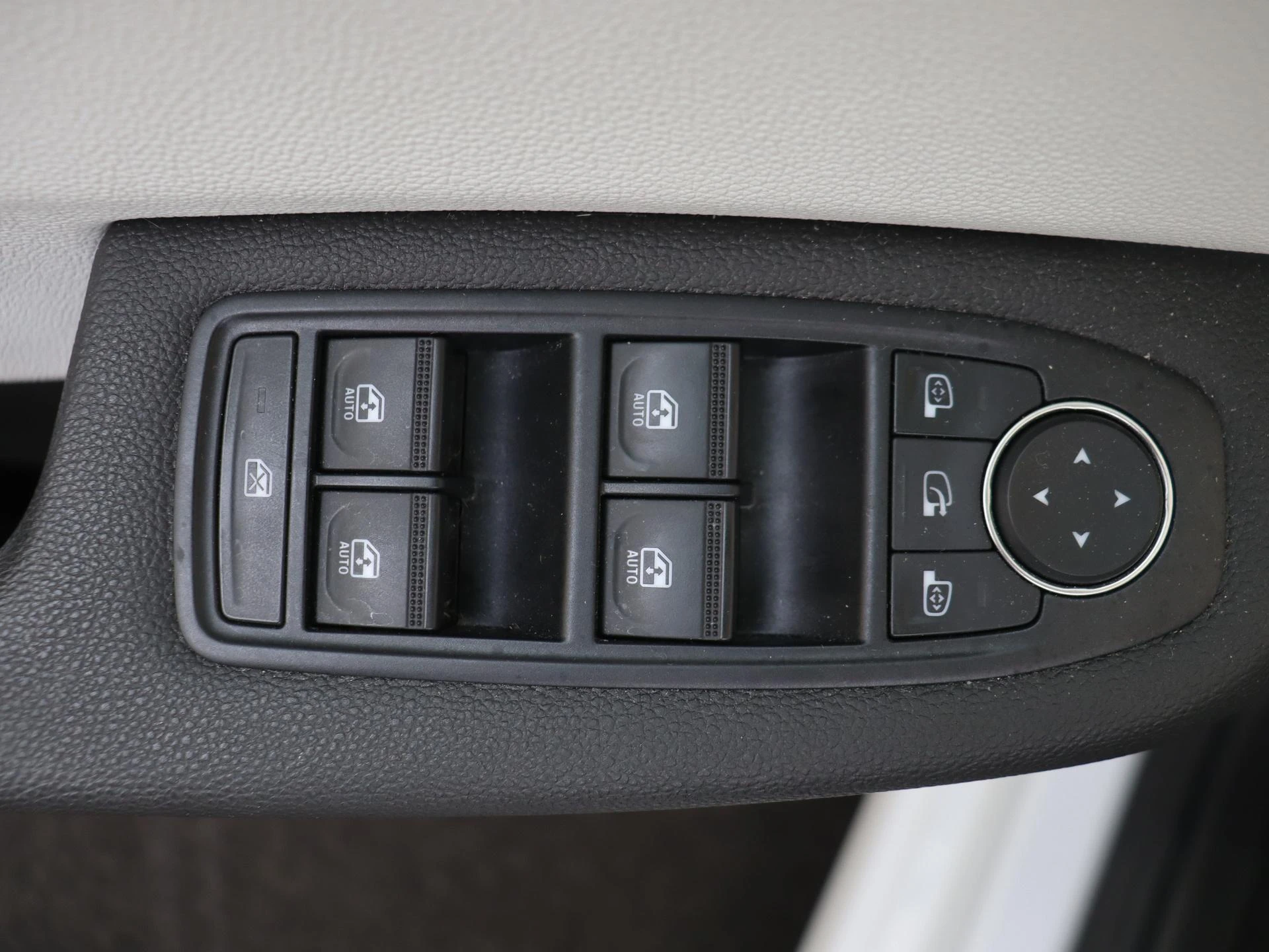 Renault-Clio-image-26