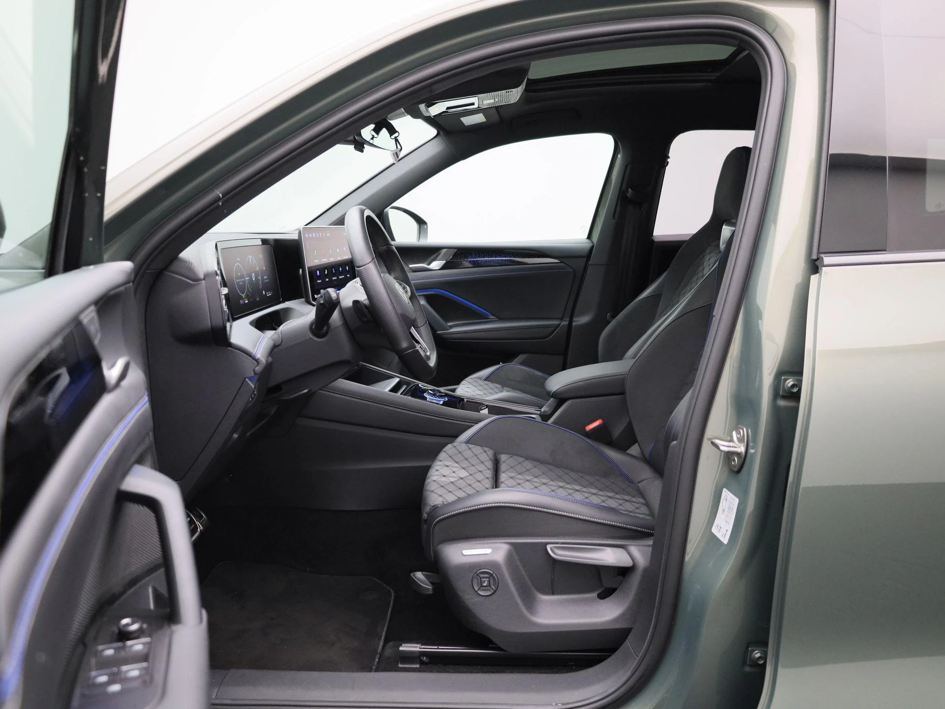 Volkswagen-Tiguan-image-8