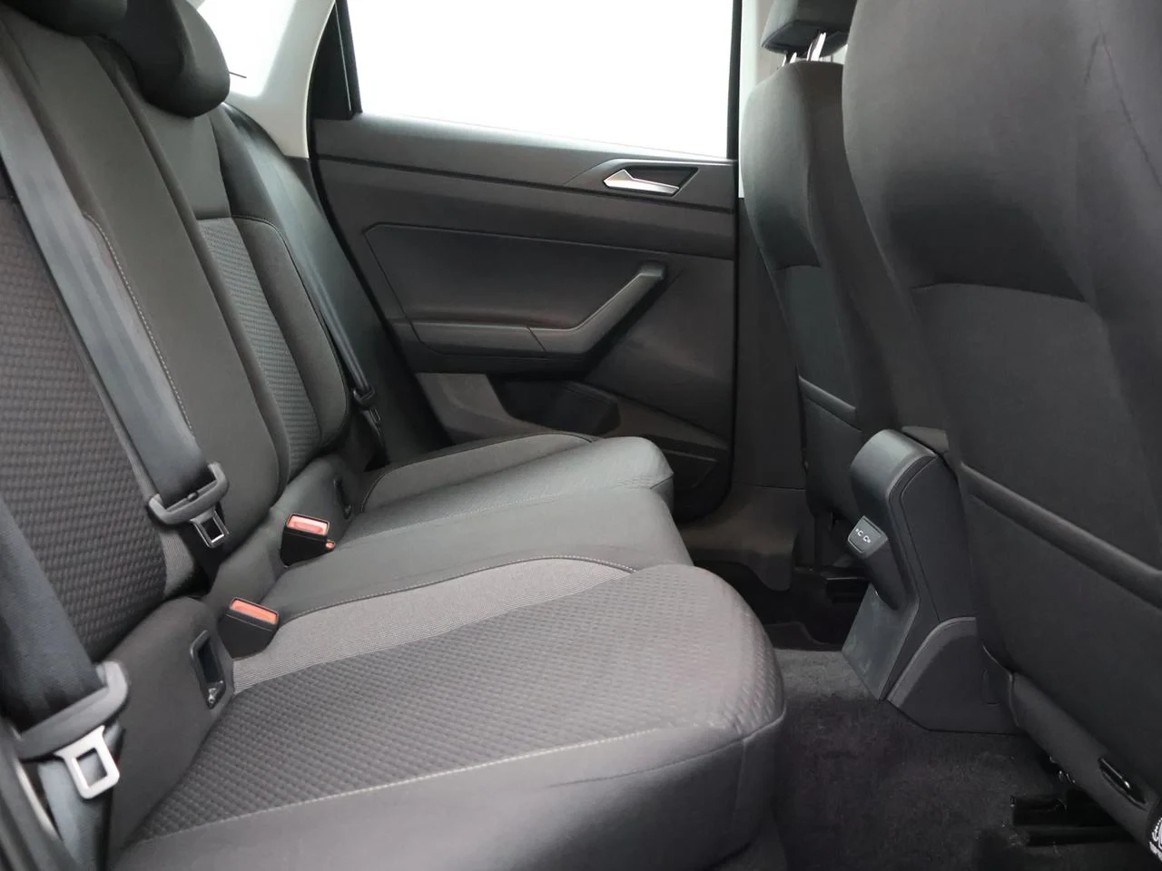 Volkswagen-Polo-image-6