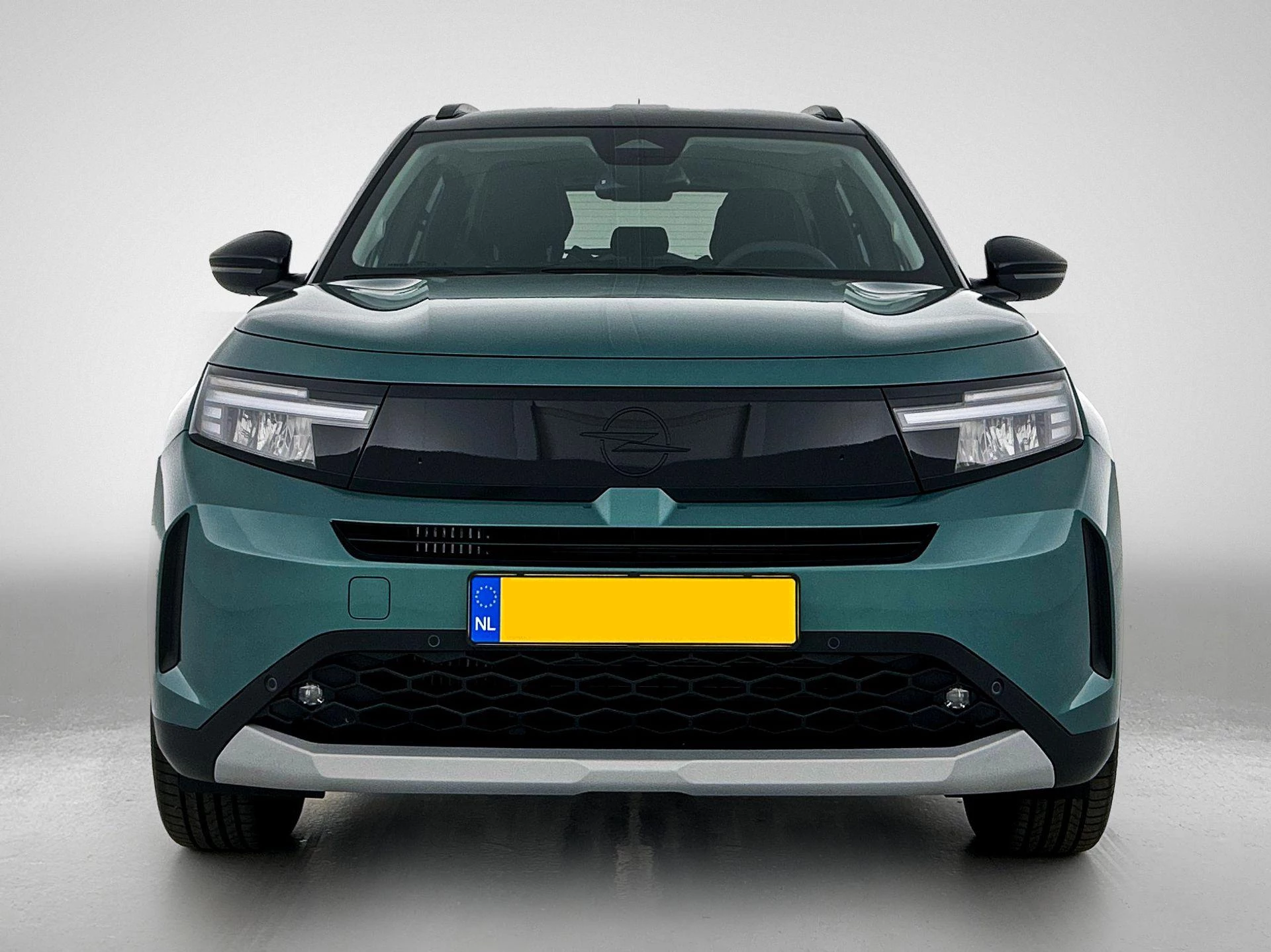 Opel-Frontera-image-1