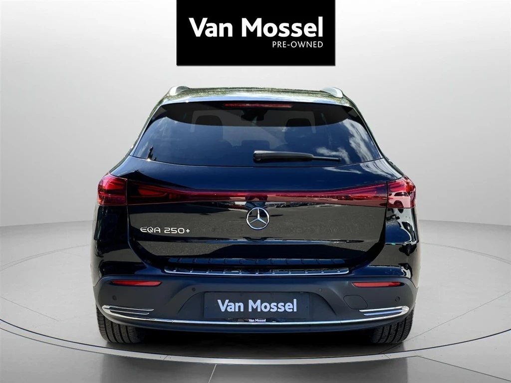 Mercedes-Benz-EQA-image-5