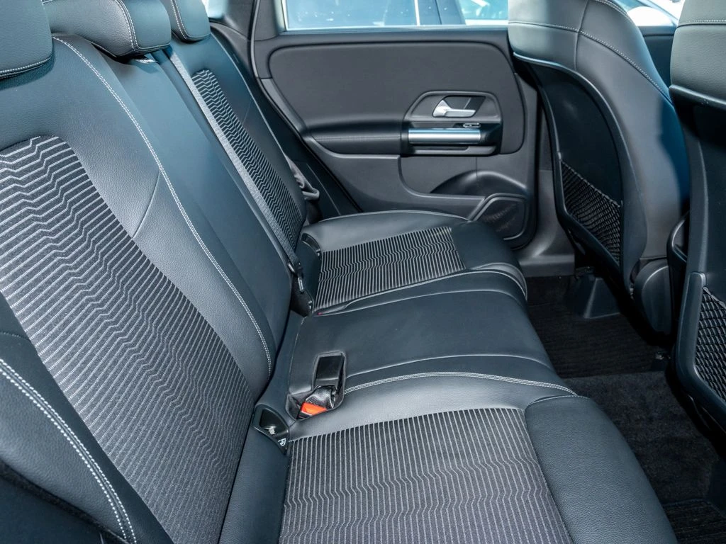 Mercedes-Benz-B-Klasse 180 d-image-11