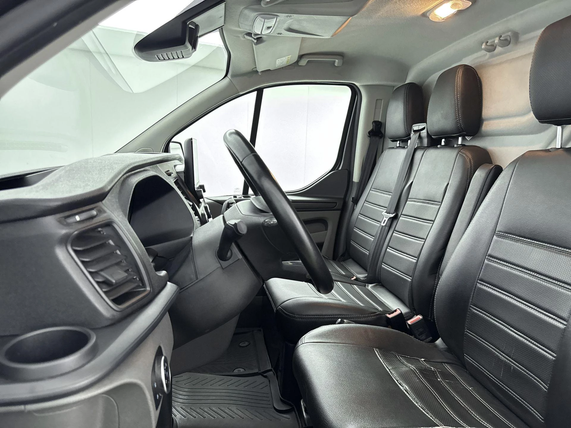 Ford-Transit Custom-image-26