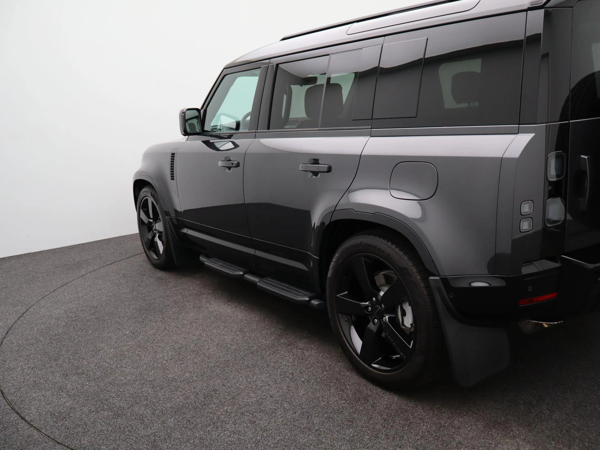 Land Rover Defender 110 2.0 P300e 110 Dynamic Edition