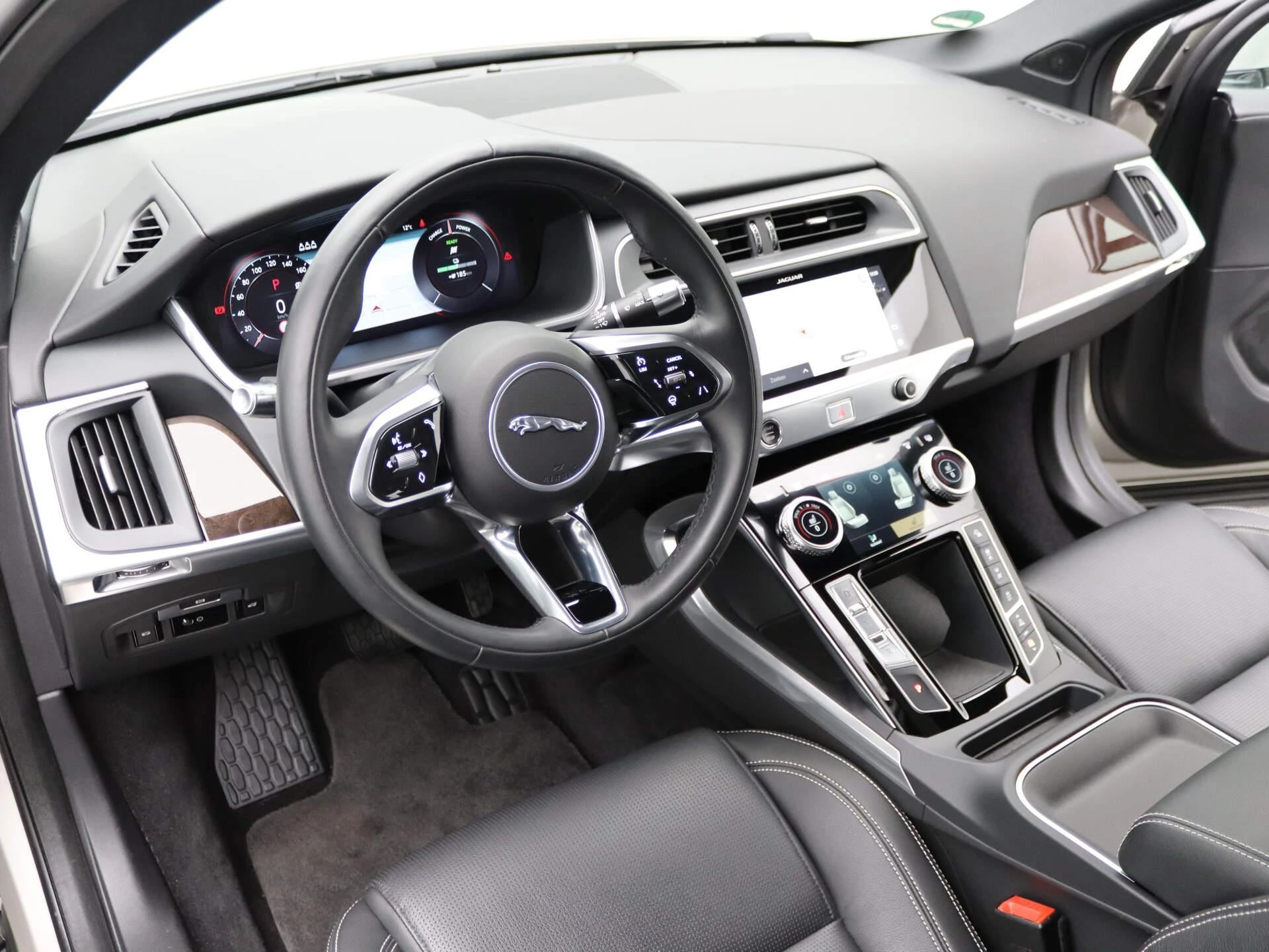 Jaguar-I-PACE-image-28