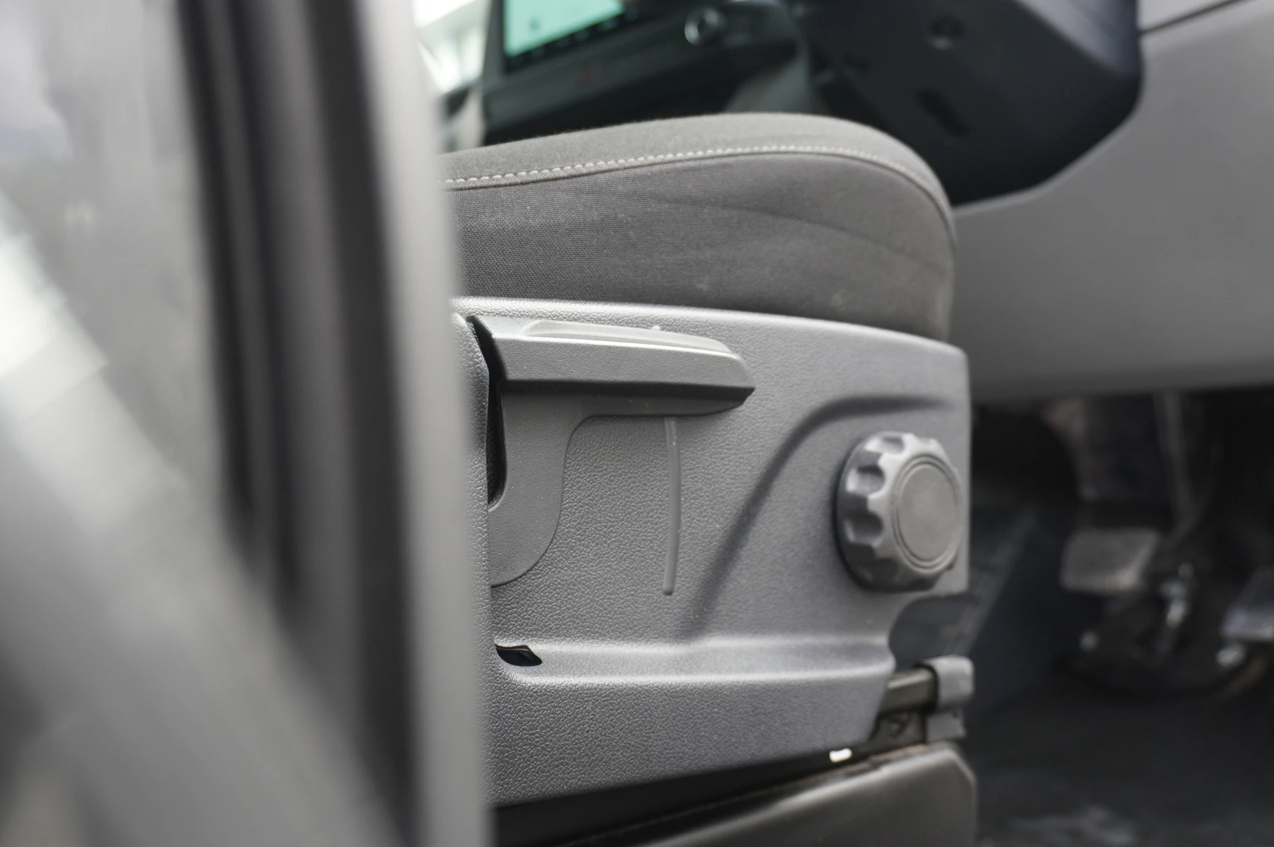 Volkswagen-Transporter-image-52