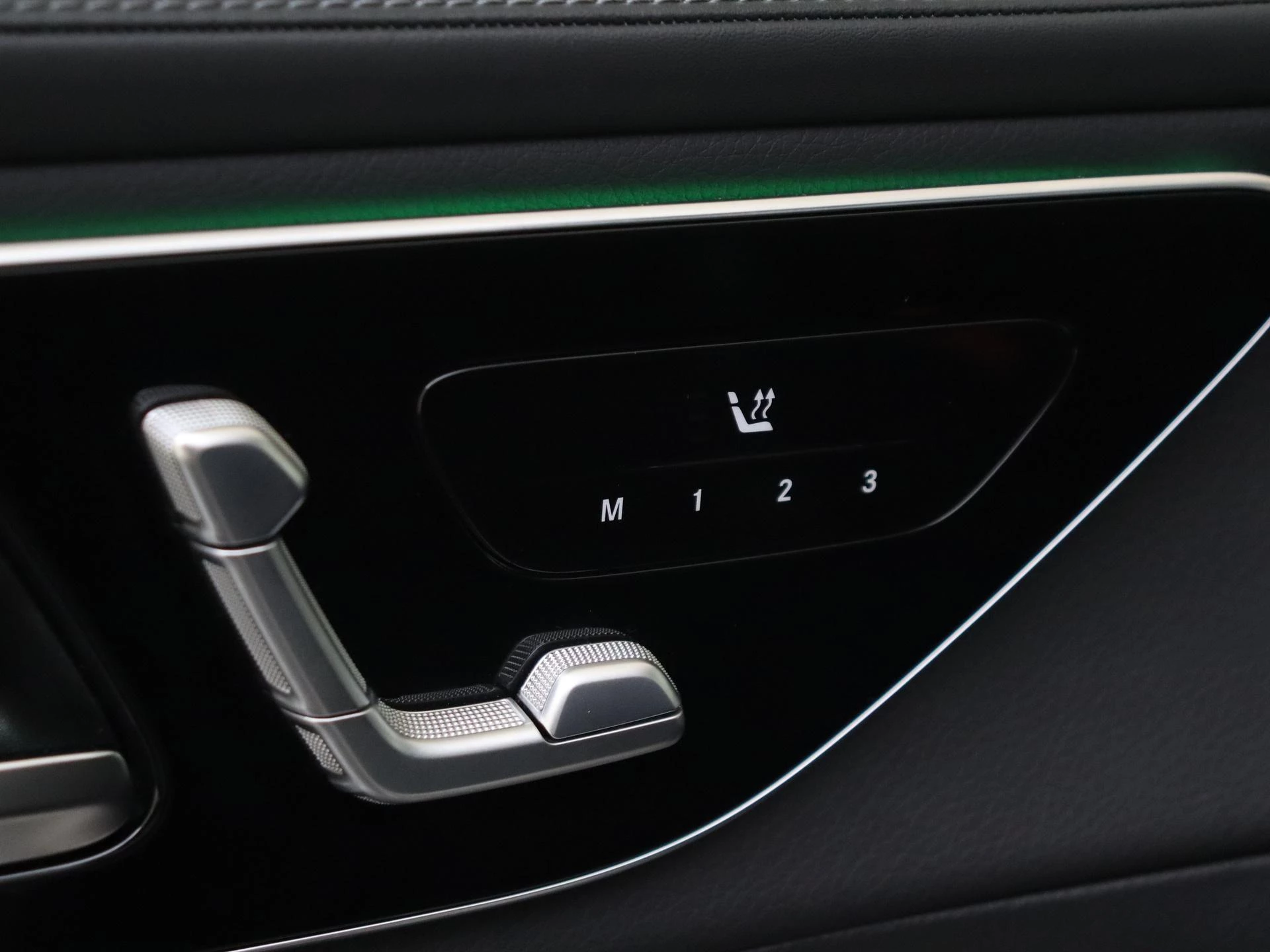Mercedes-Benz-GLC-image-24