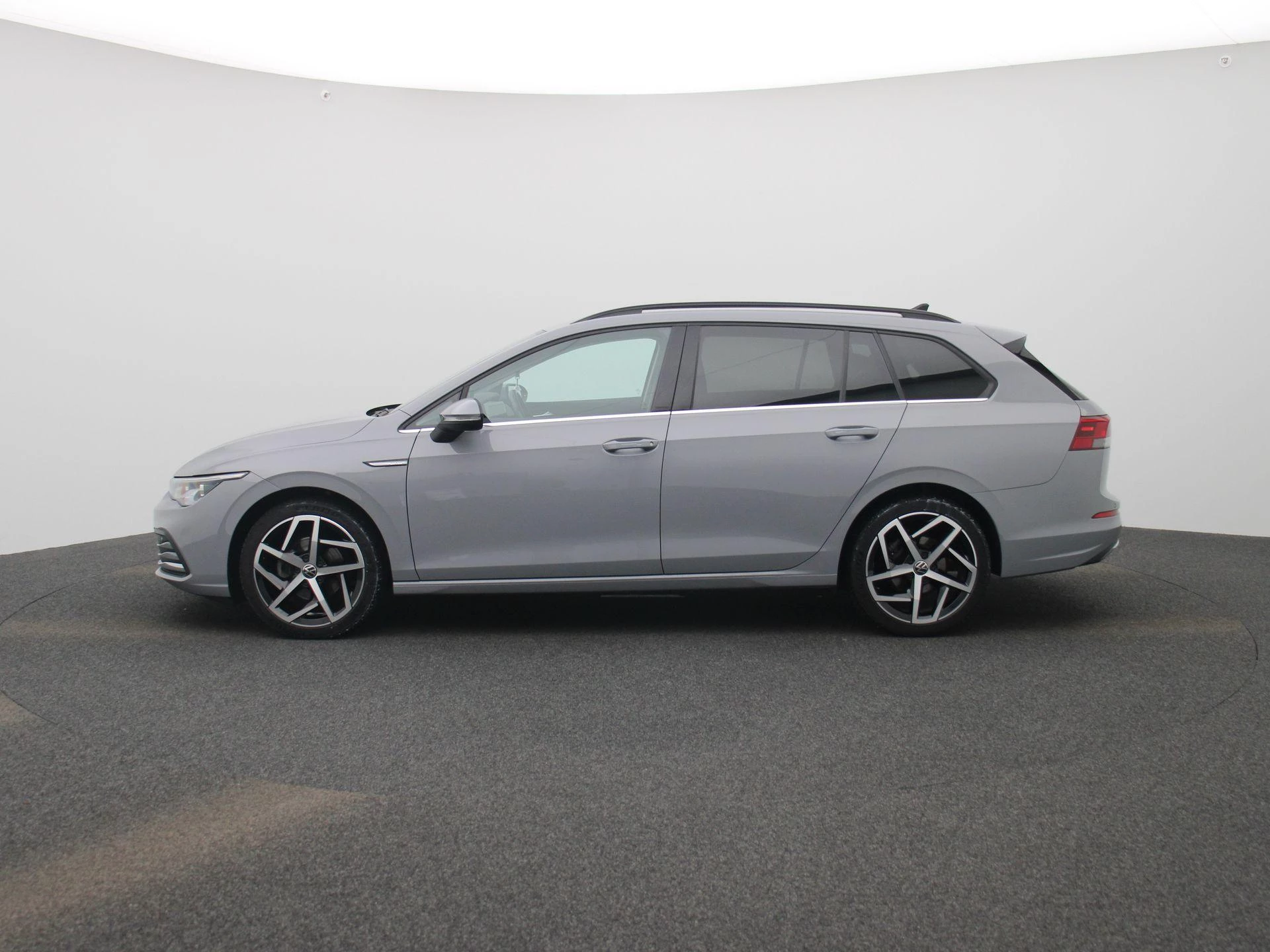 Volkswagen-Golf-image-5