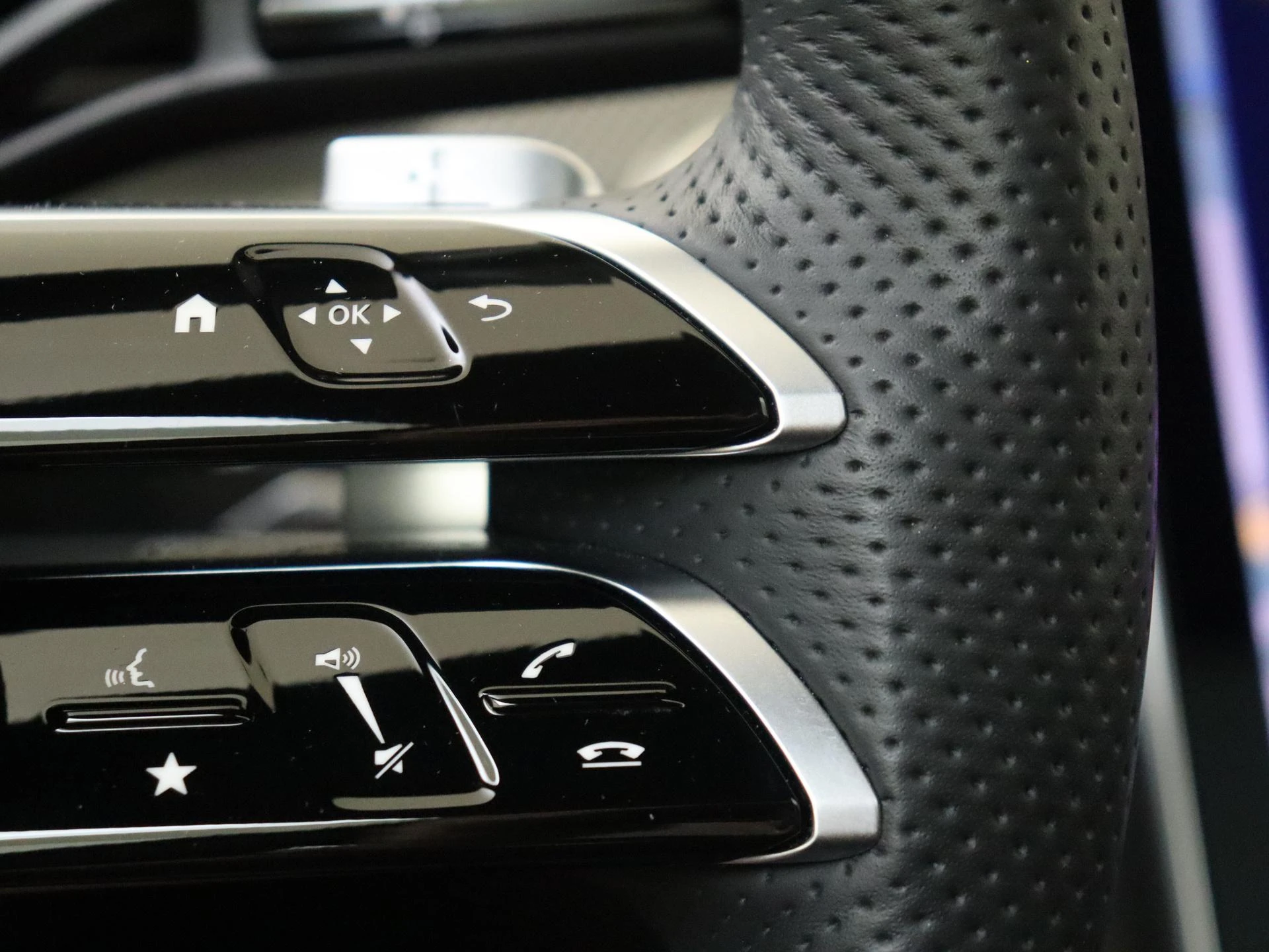 Mercedes-Benz-C-Klasse-image-13