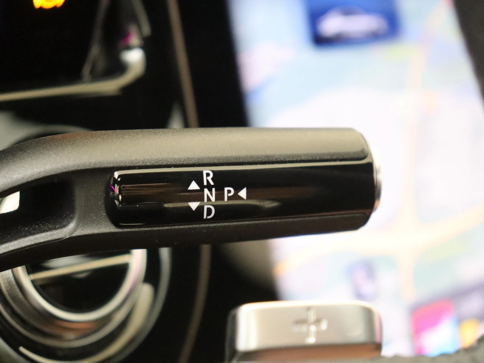 Mercedes-Benz-E-Klasse-image-13