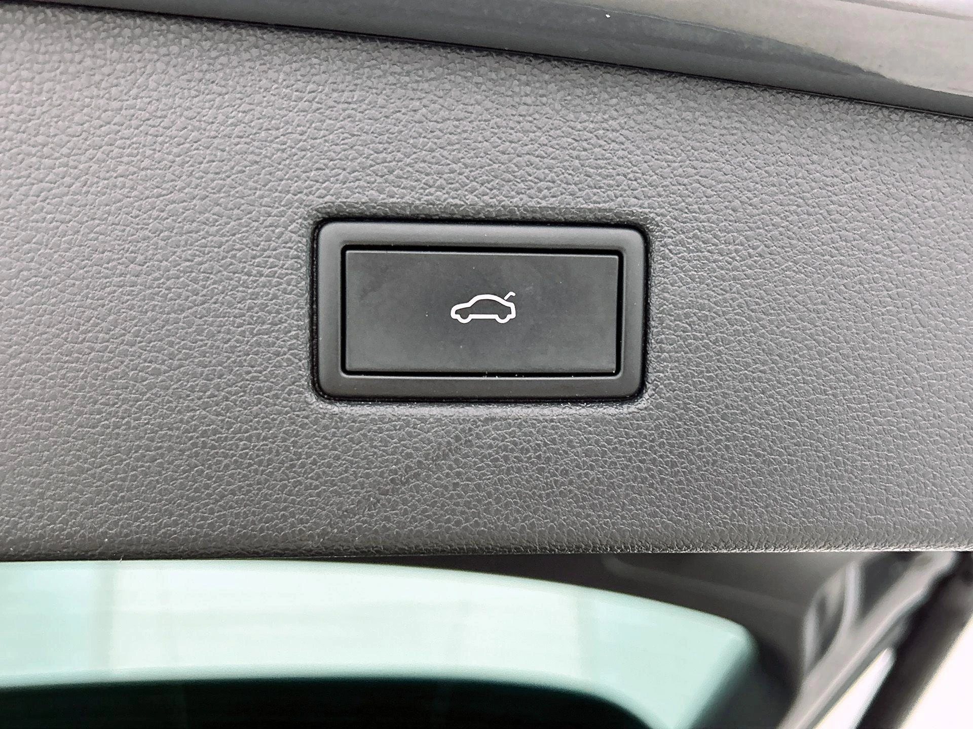 Volkswagen-Tiguan-image-24