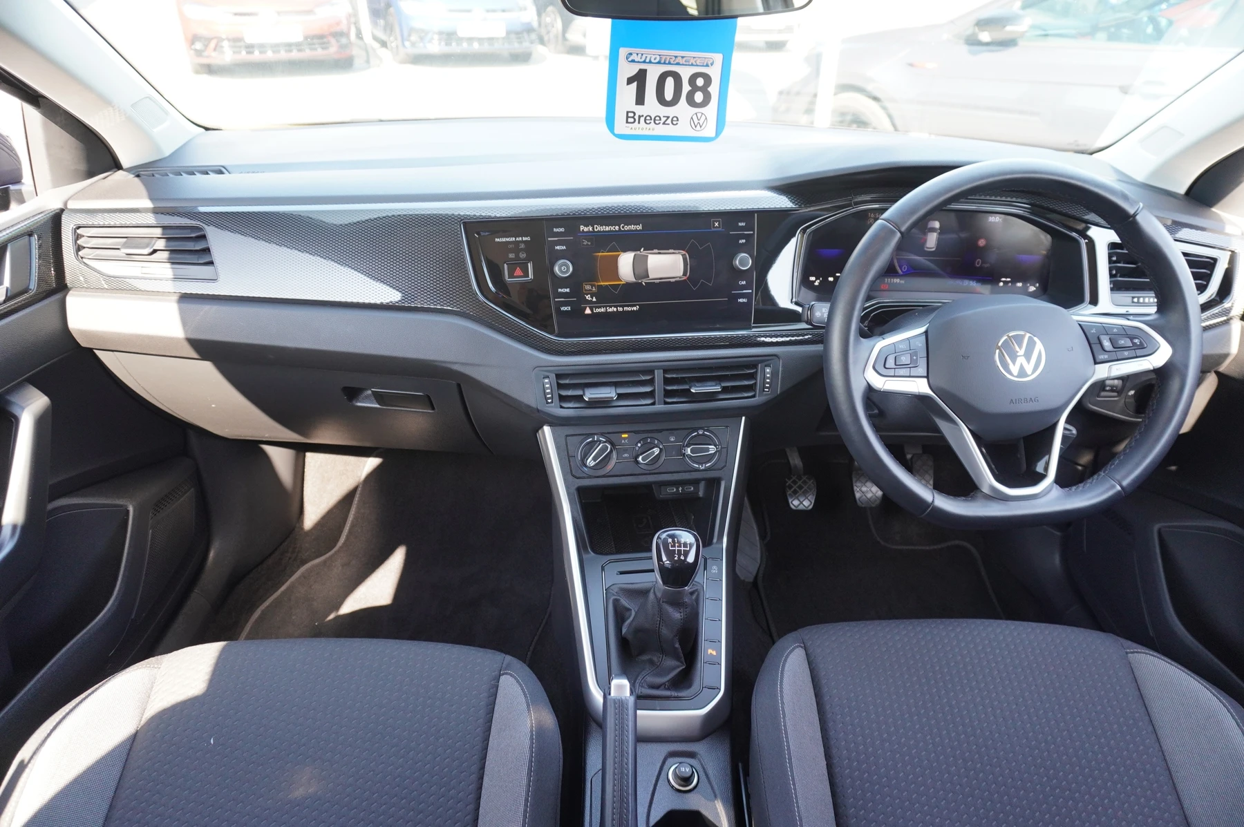 Volkswagen-Polo-image-12