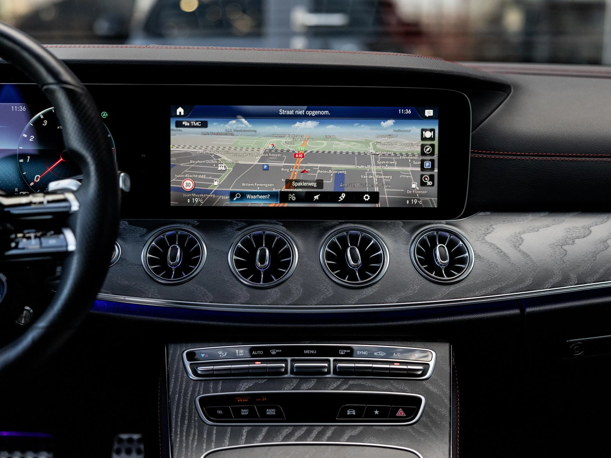 Mercedes-Benz-CLS-image-20