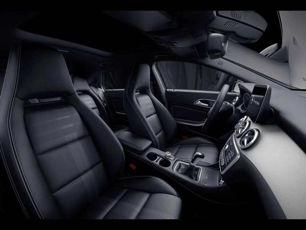 Mercedes-Benz-CLA 180-image-9