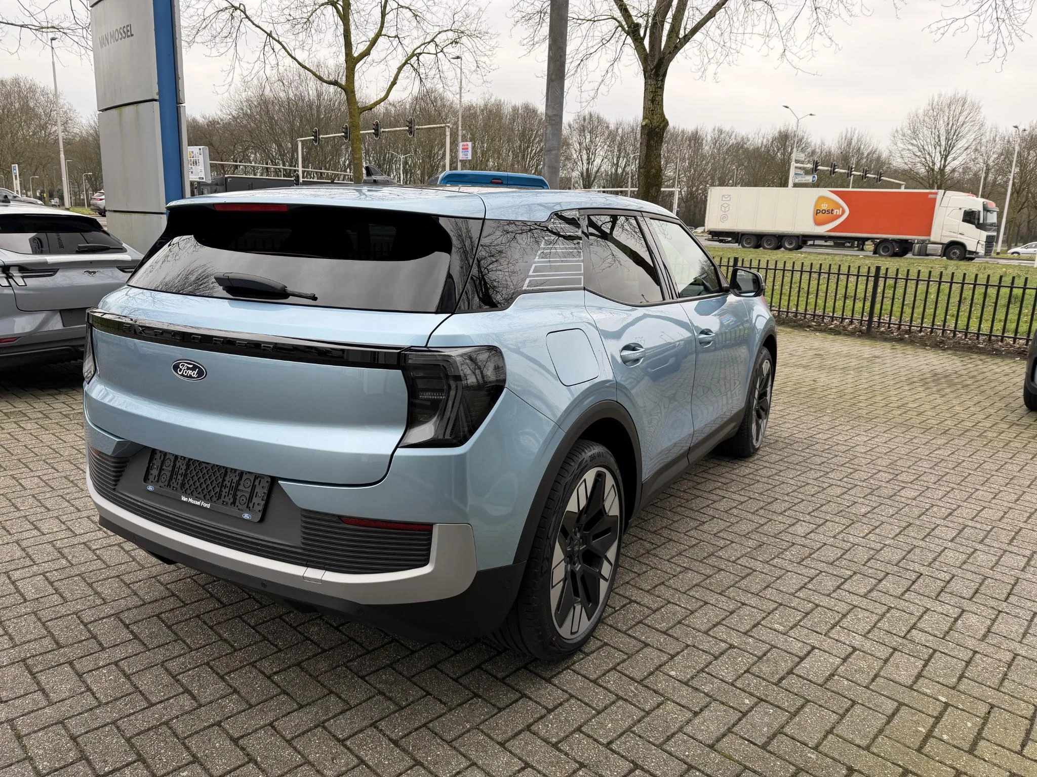 Ford-Explorer-image-4