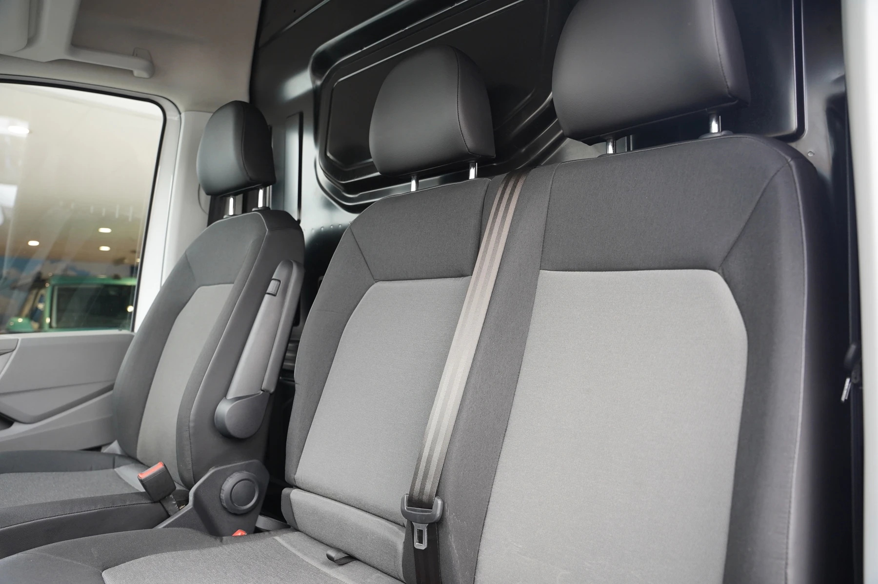 Volkswagen-Crafter-image-21