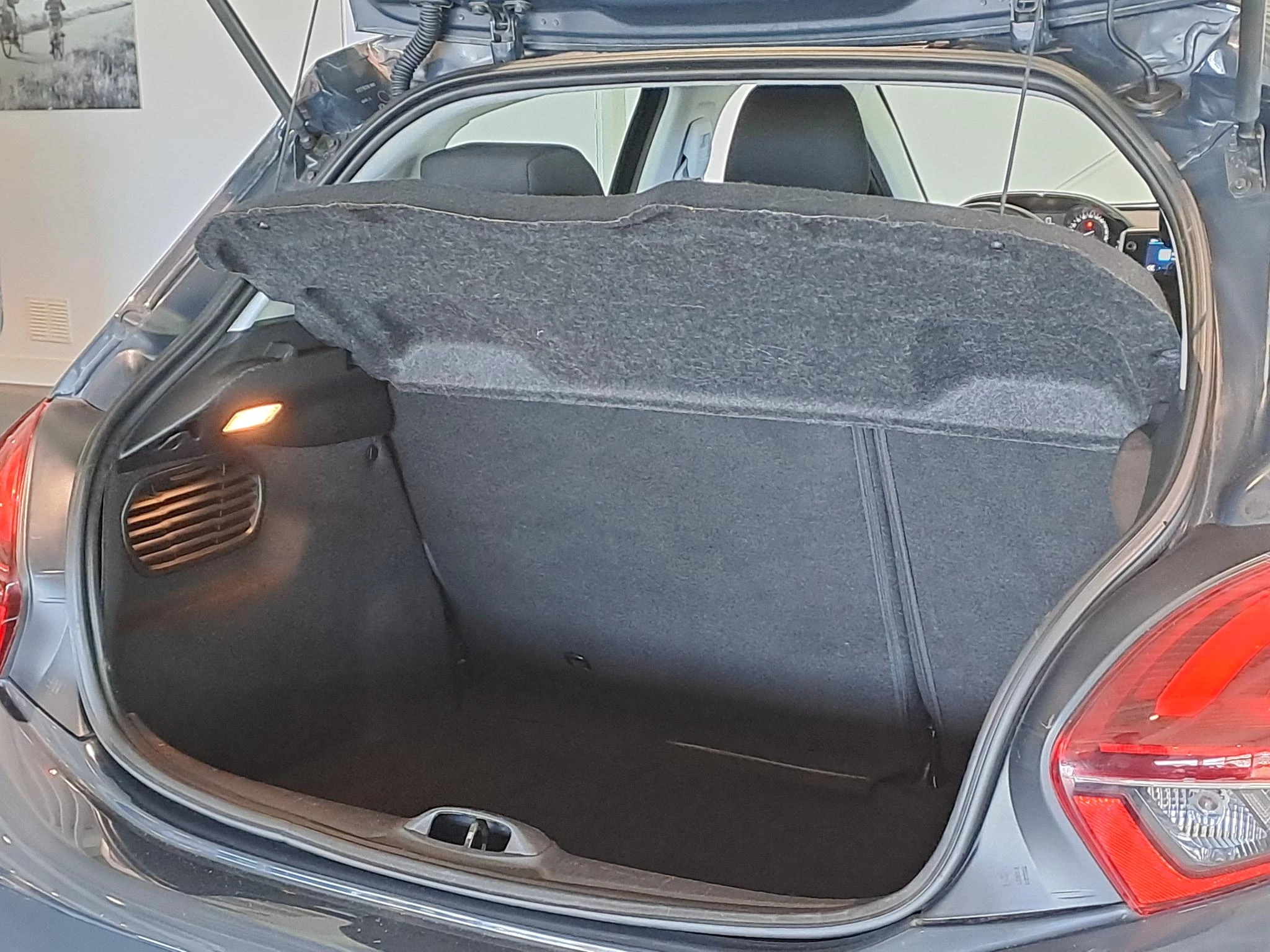 Peugeot-208-image-12
