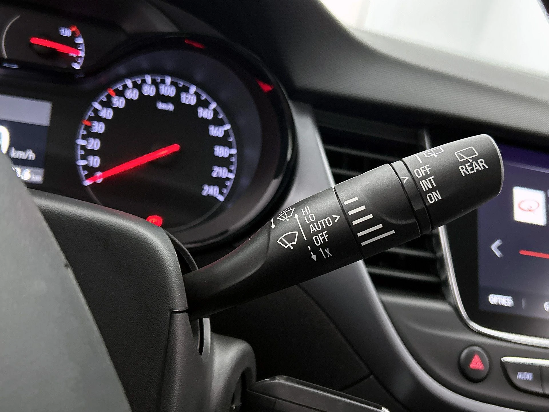Opel-Crossland-image-7