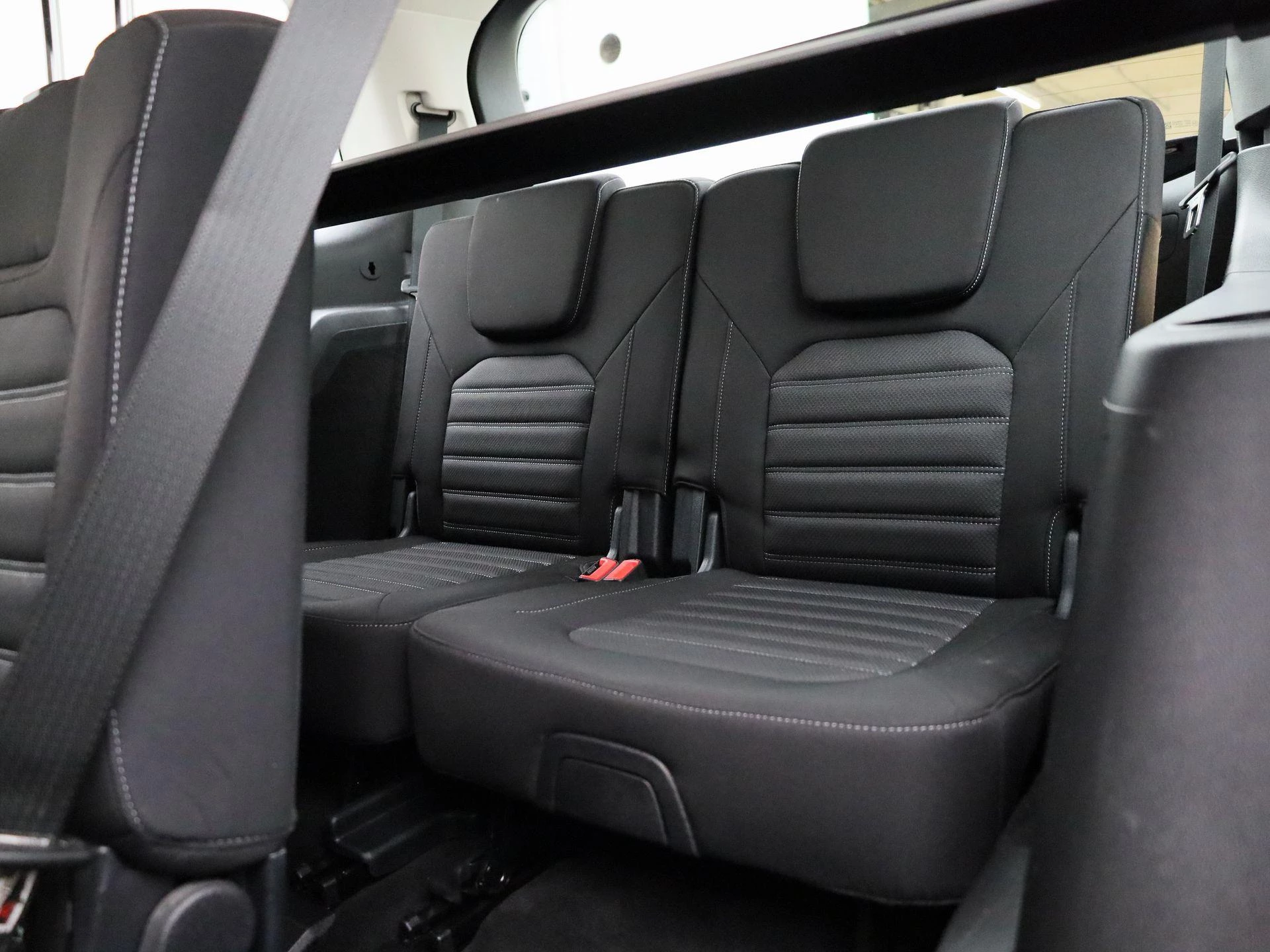 Ford-Galaxy-image-13