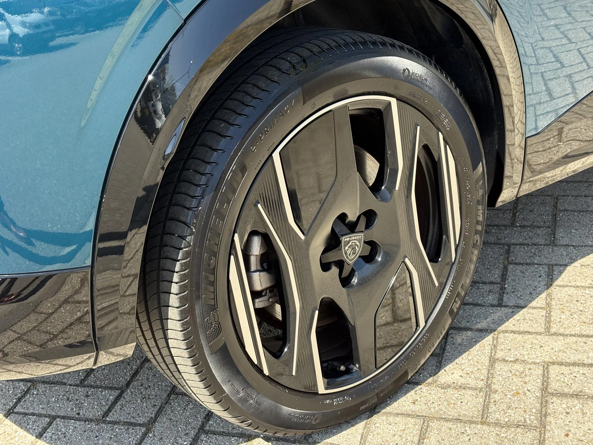 Peugeot-e-3008-image-3