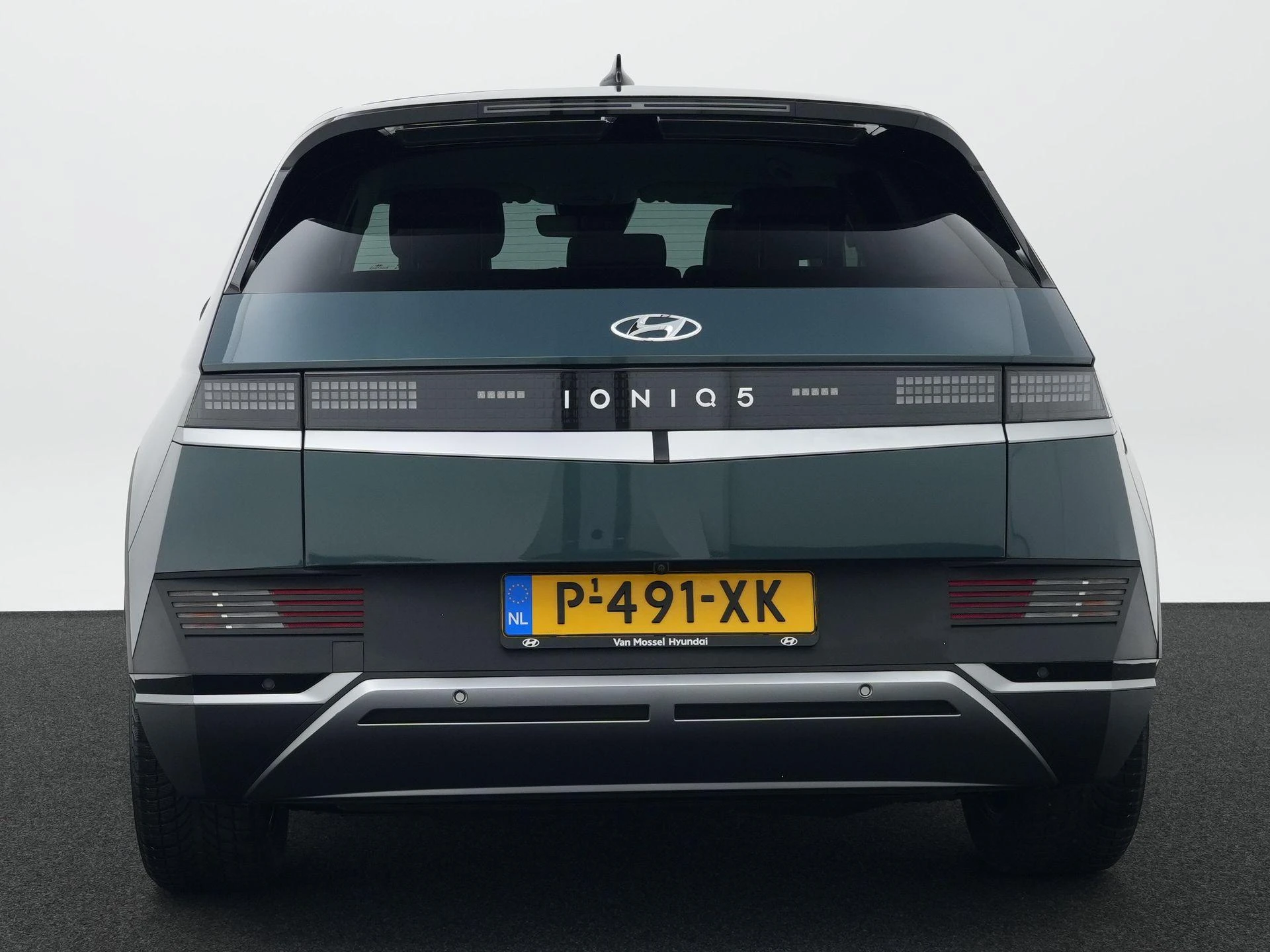 Hyundai-IONIQ 5-image-4