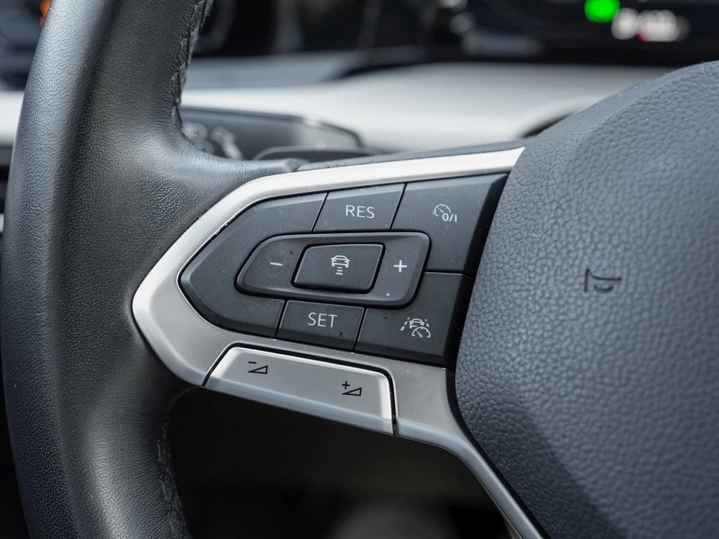 Volkswagen Golf VIII Variant 2.0 TDI DSG LIFE *LED*Navi*PDC*ACC*Climatronic*Sitzheizung*