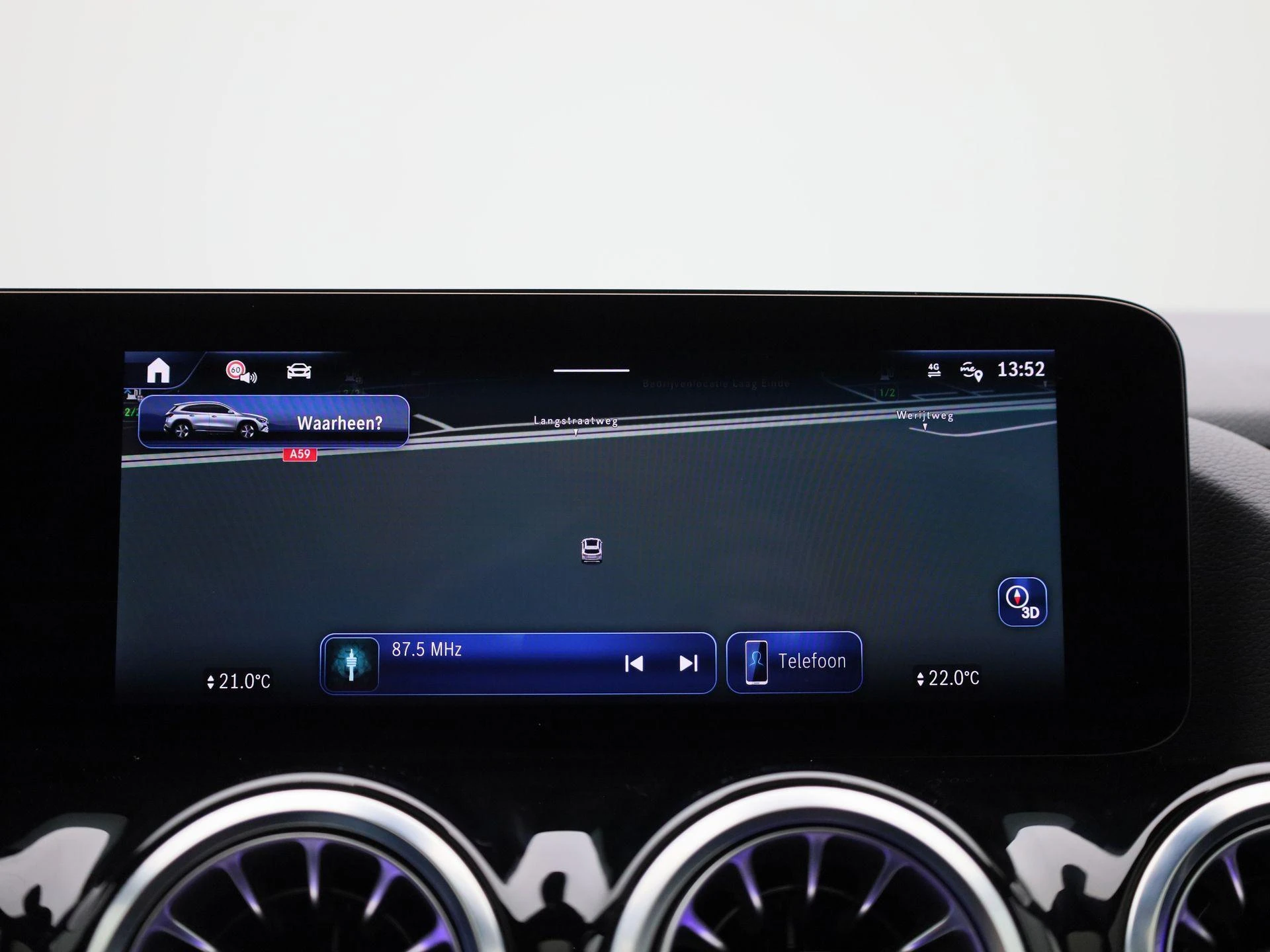 Mercedes-Benz-GLA-image-16