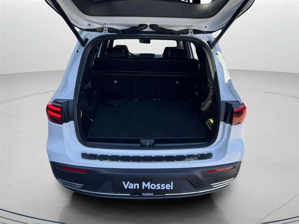 Mercedes-Benz-EQB-image-20