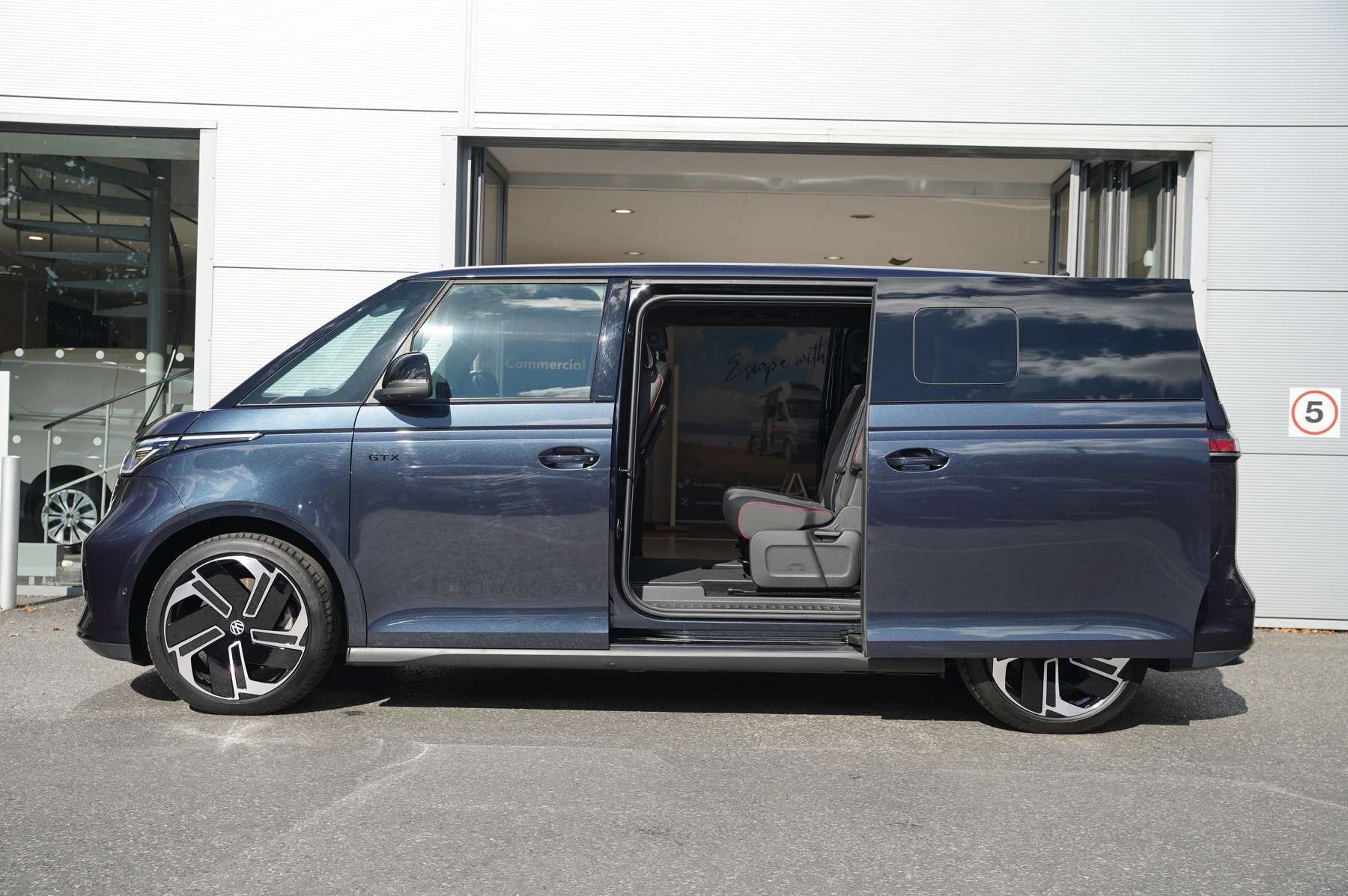 Volkswagen-ID. Buzz-image-40