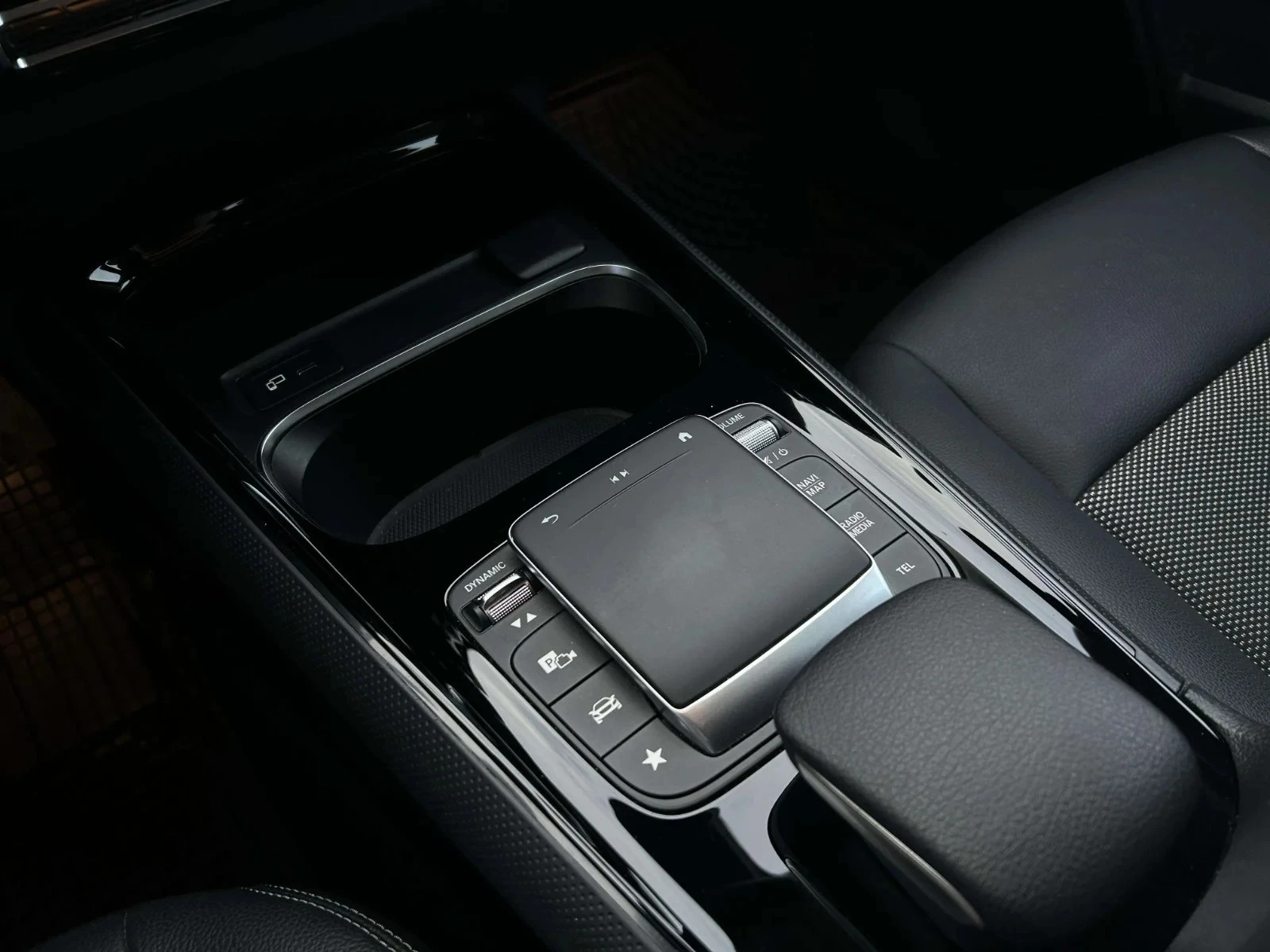 Mercedes-Benz-GLA-image-10