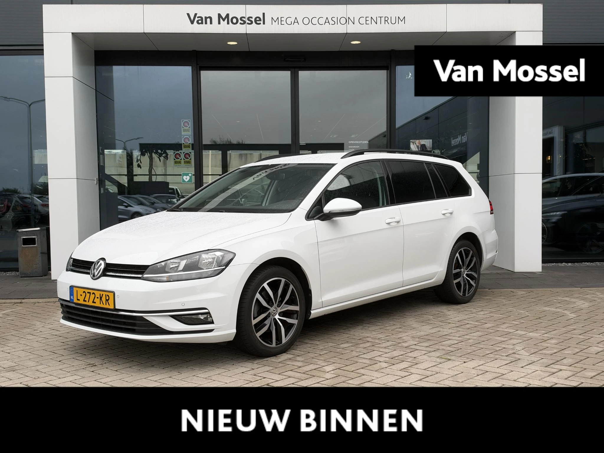 Volkswagen-Golf-image-0