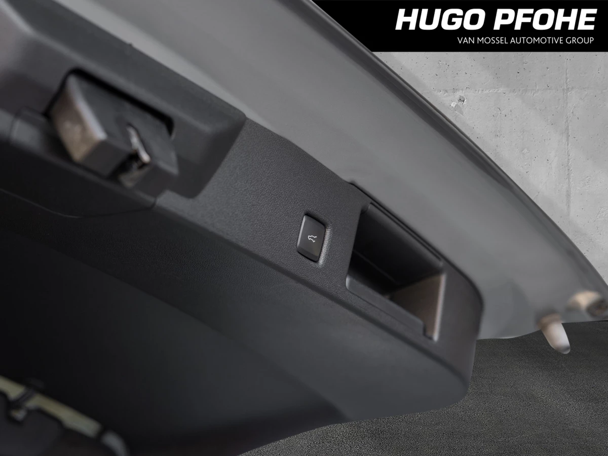 Ford Kuga ST-Line X*PANO*AHK*KAM*ACC*NAVI*SOUND-SYS. LED Pano SHZ 4xSHZ