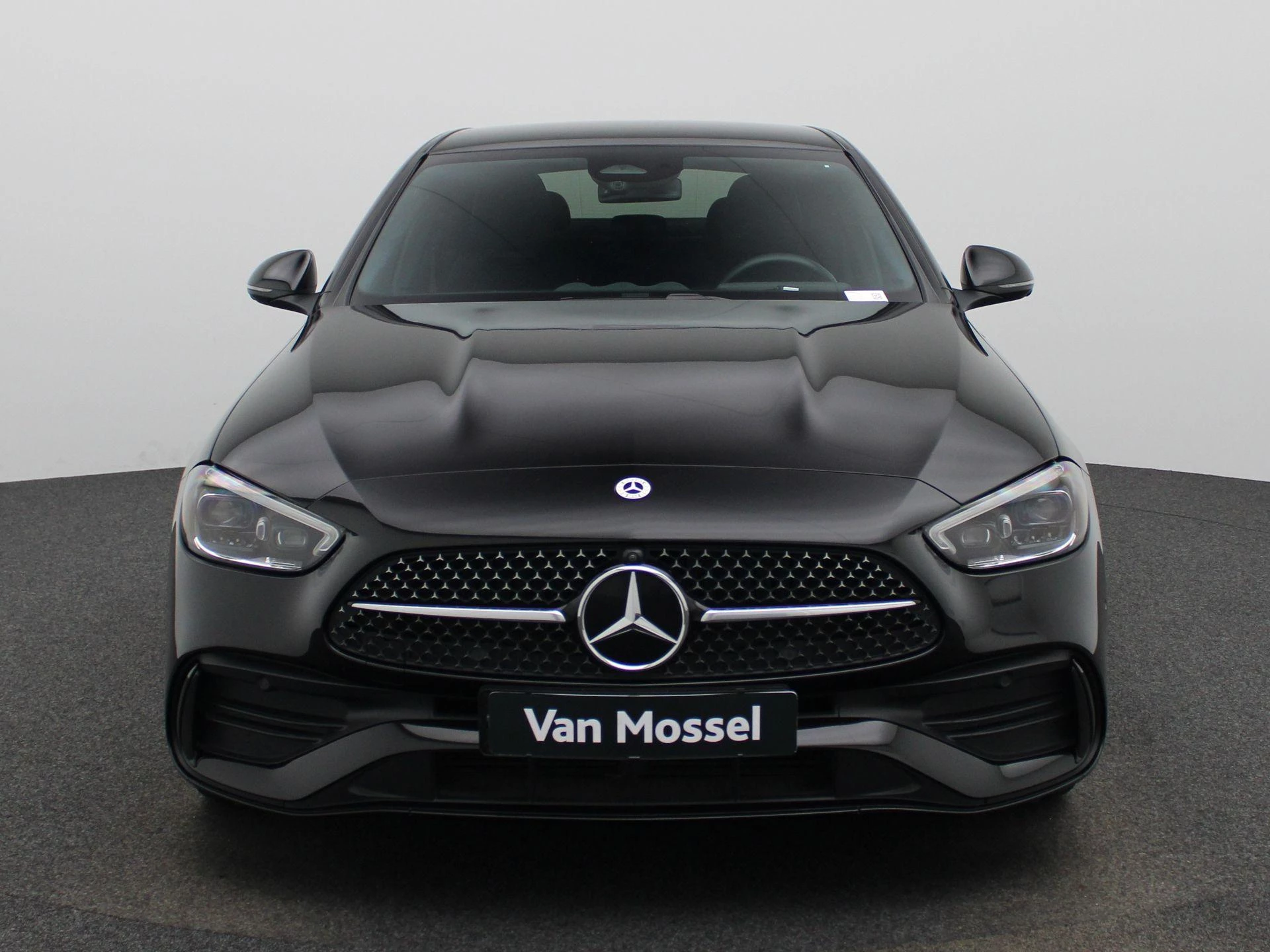 Mercedes-Benz-C-Klasse-image-2