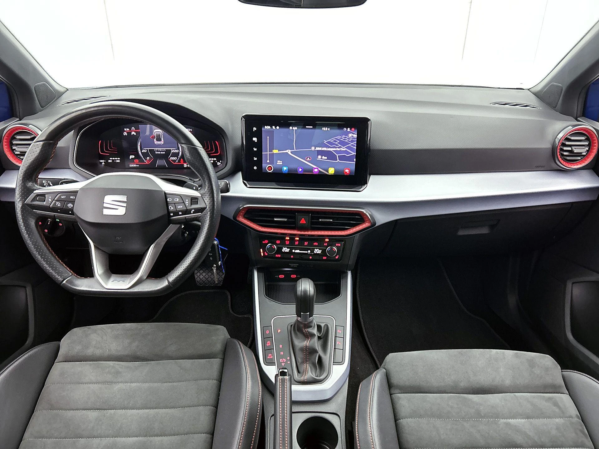 SEAT-Arona-image-23