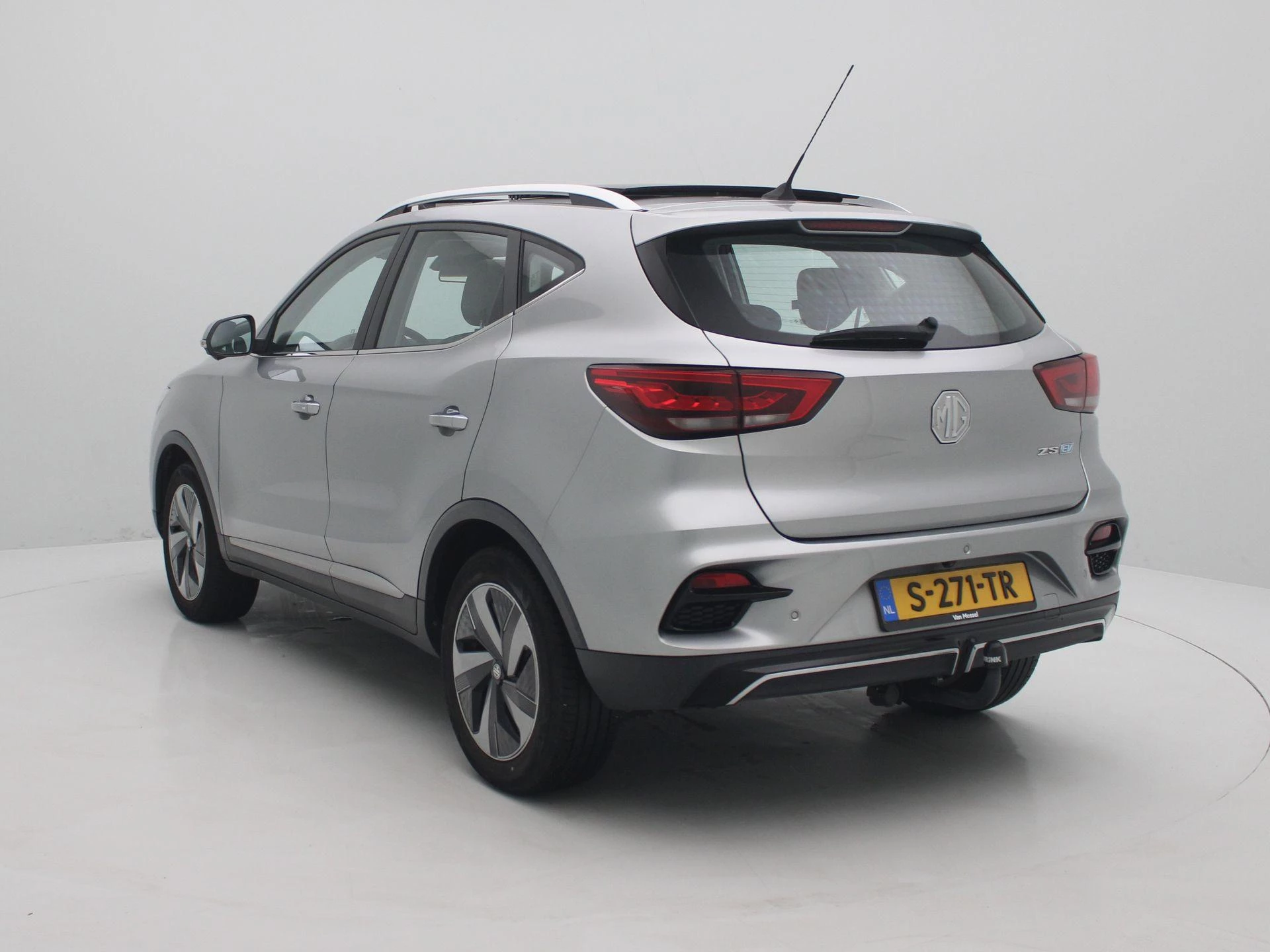 MG-ZS EV-image-1