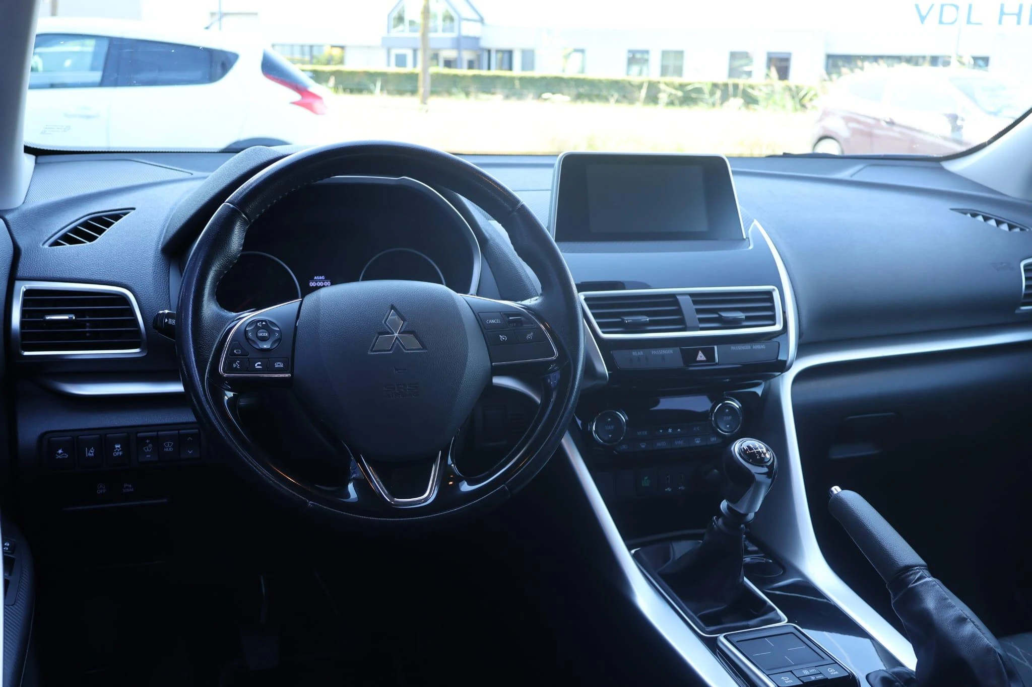 Mitsubishi-Eclipse Cross-image-11