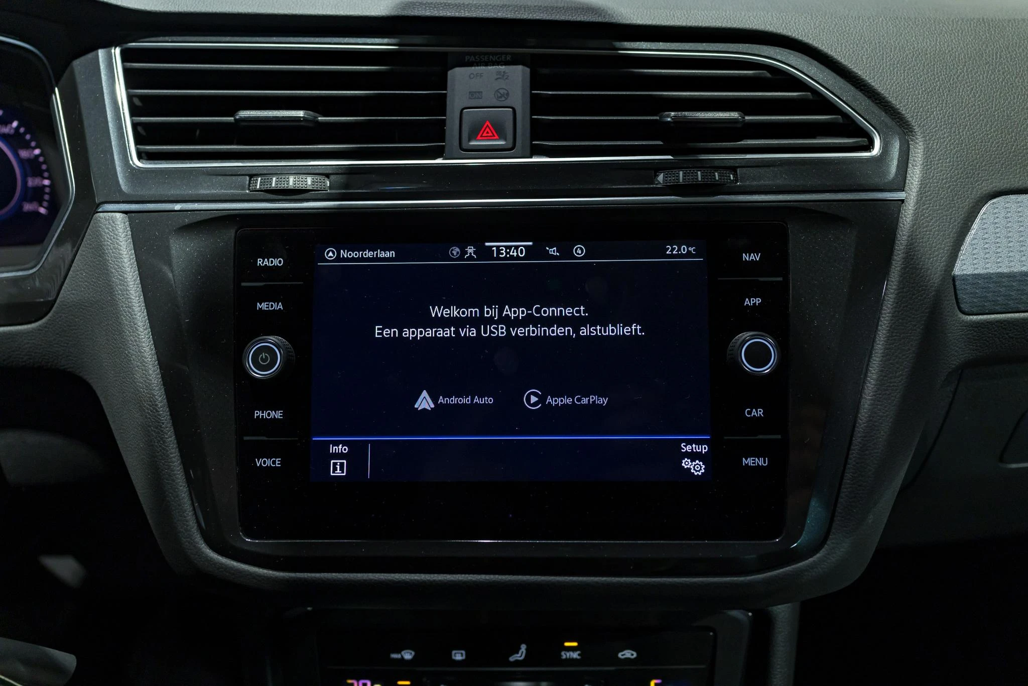 Volkswagen-Tiguan-image-12