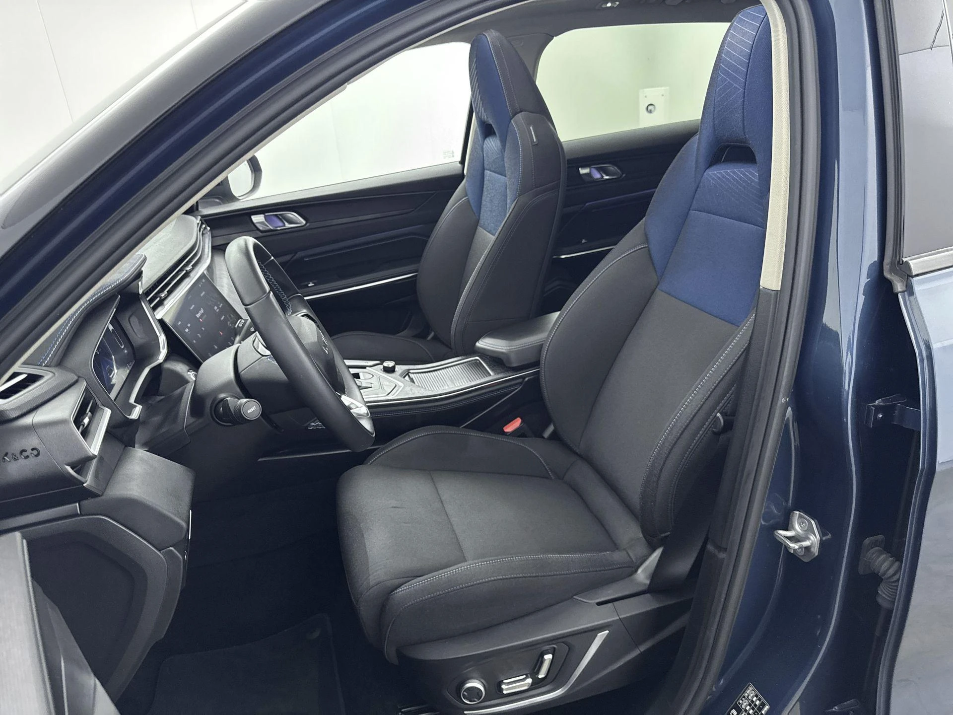 Lynk & Co-01-image-29