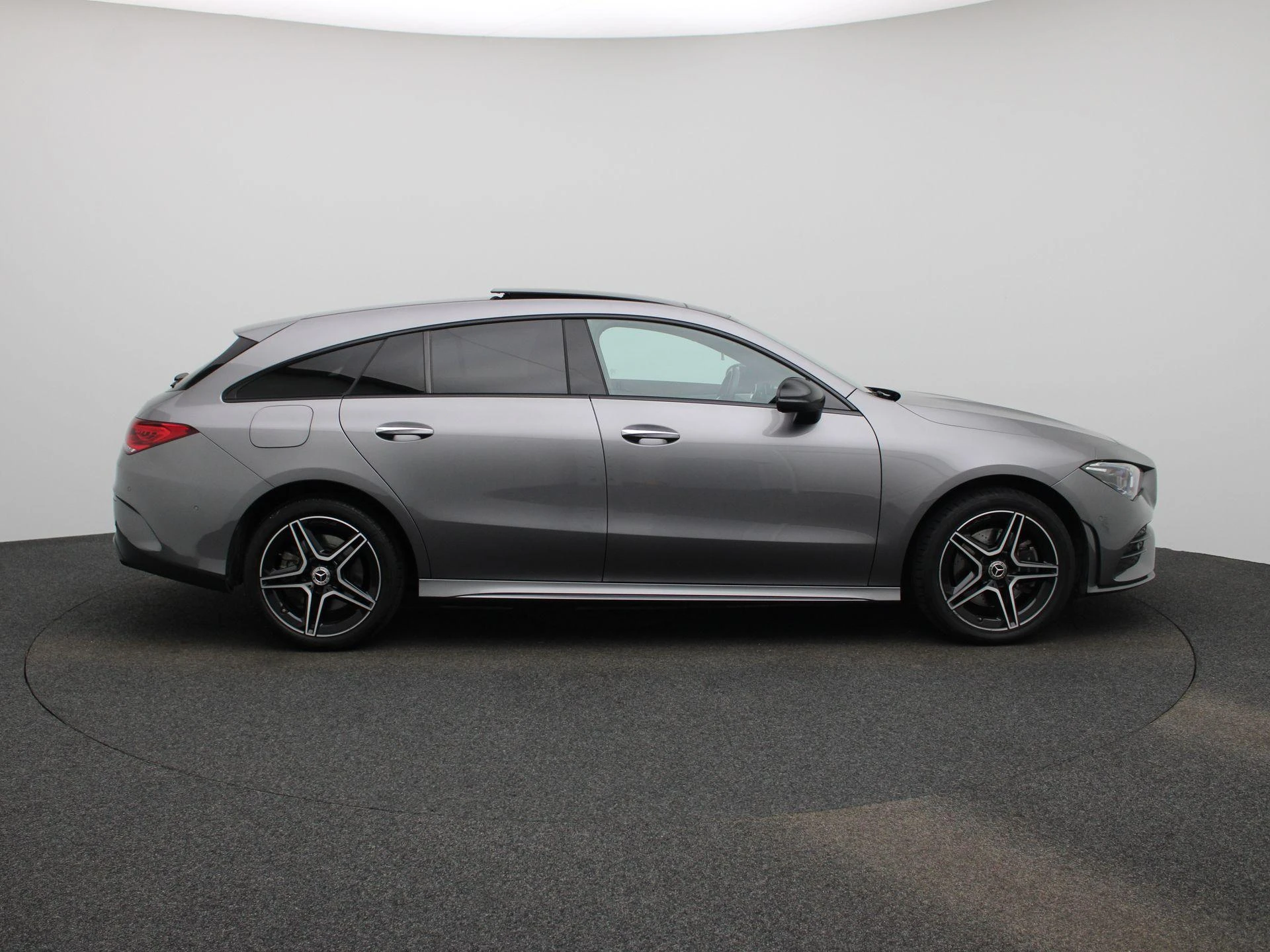 Mercedes-Benz-CLA-image-5